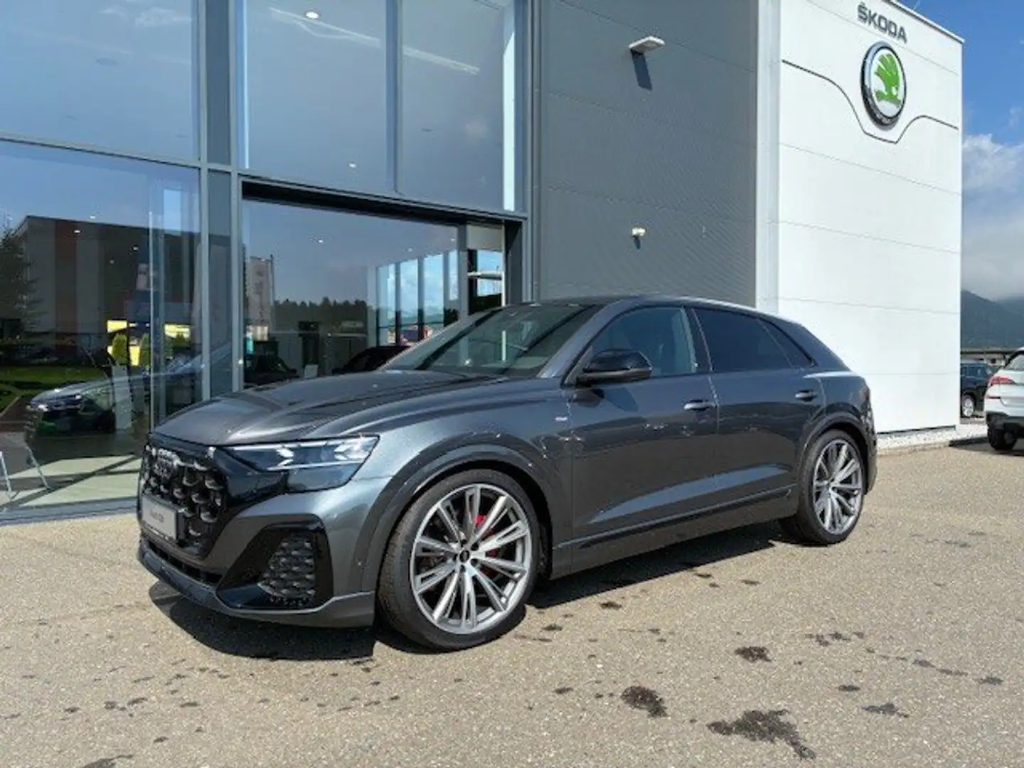 Audi Q8 50 TDI quattro Grau - 1