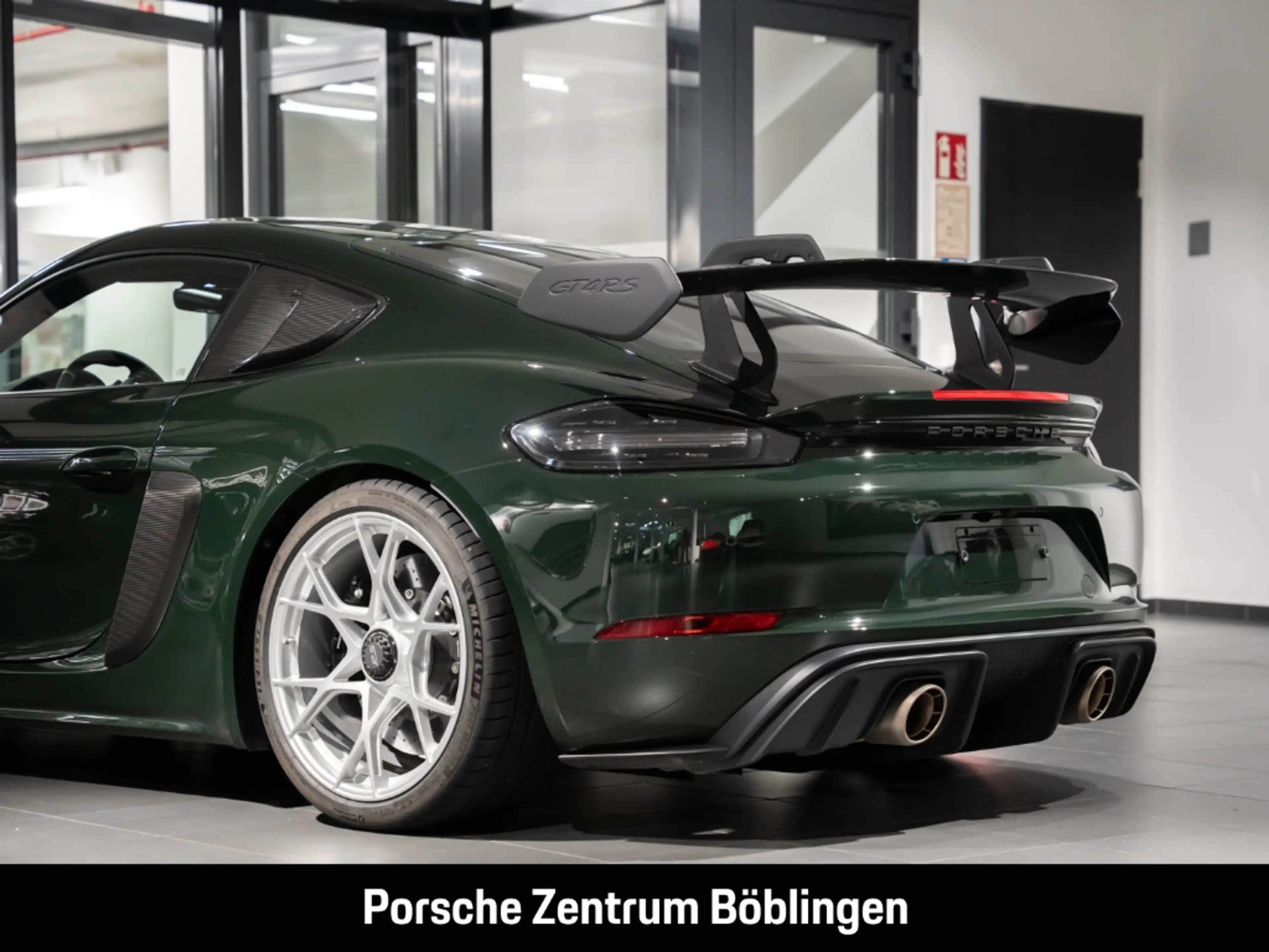 Porsche Cayman 718 GT4 RS Brewstergrün PCCB Vollschalensitze — photo 8