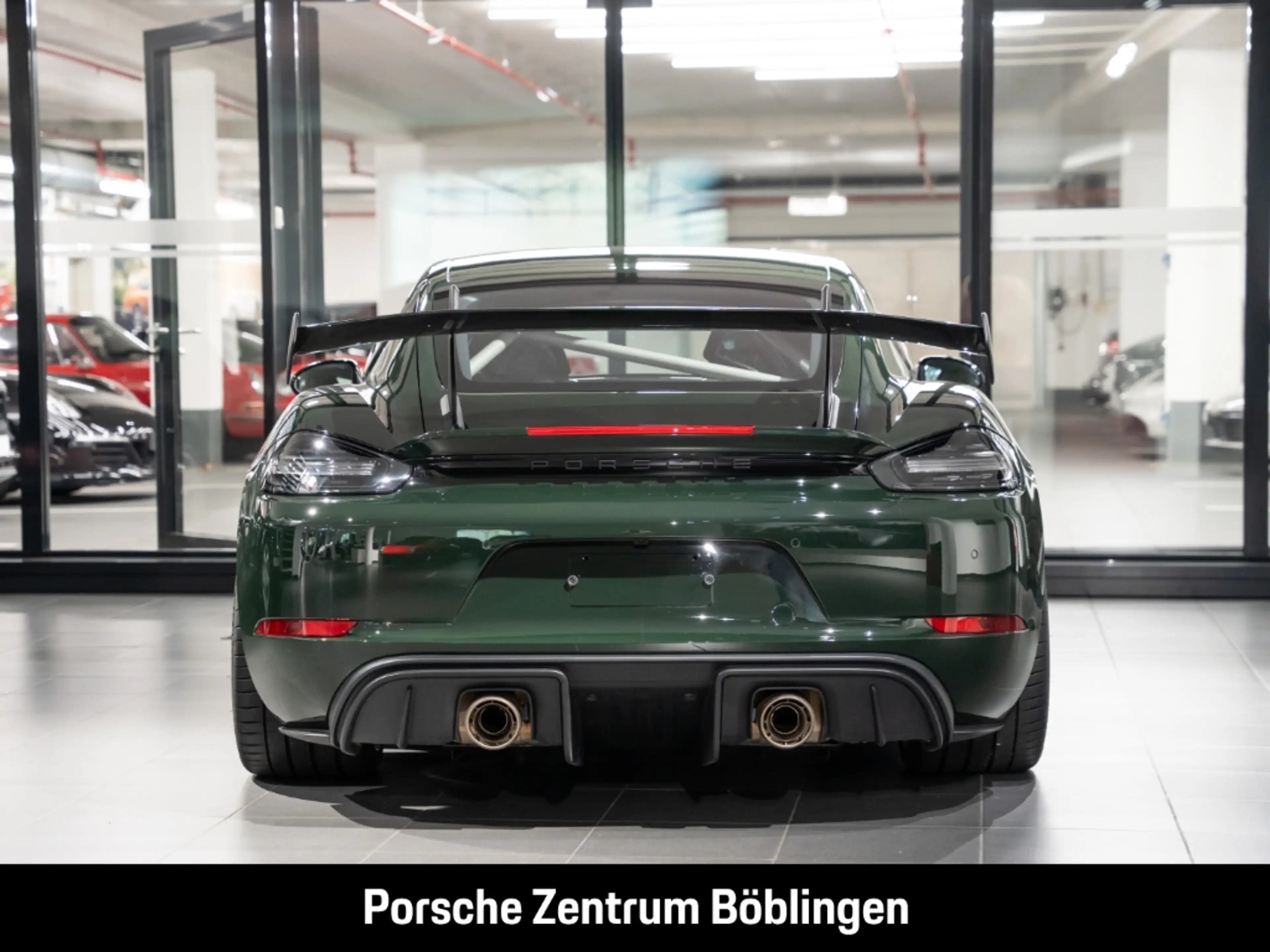 Porsche Cayman 718 GT4 RS Brewstergrün PCCB Vollschalensitze — photo 7