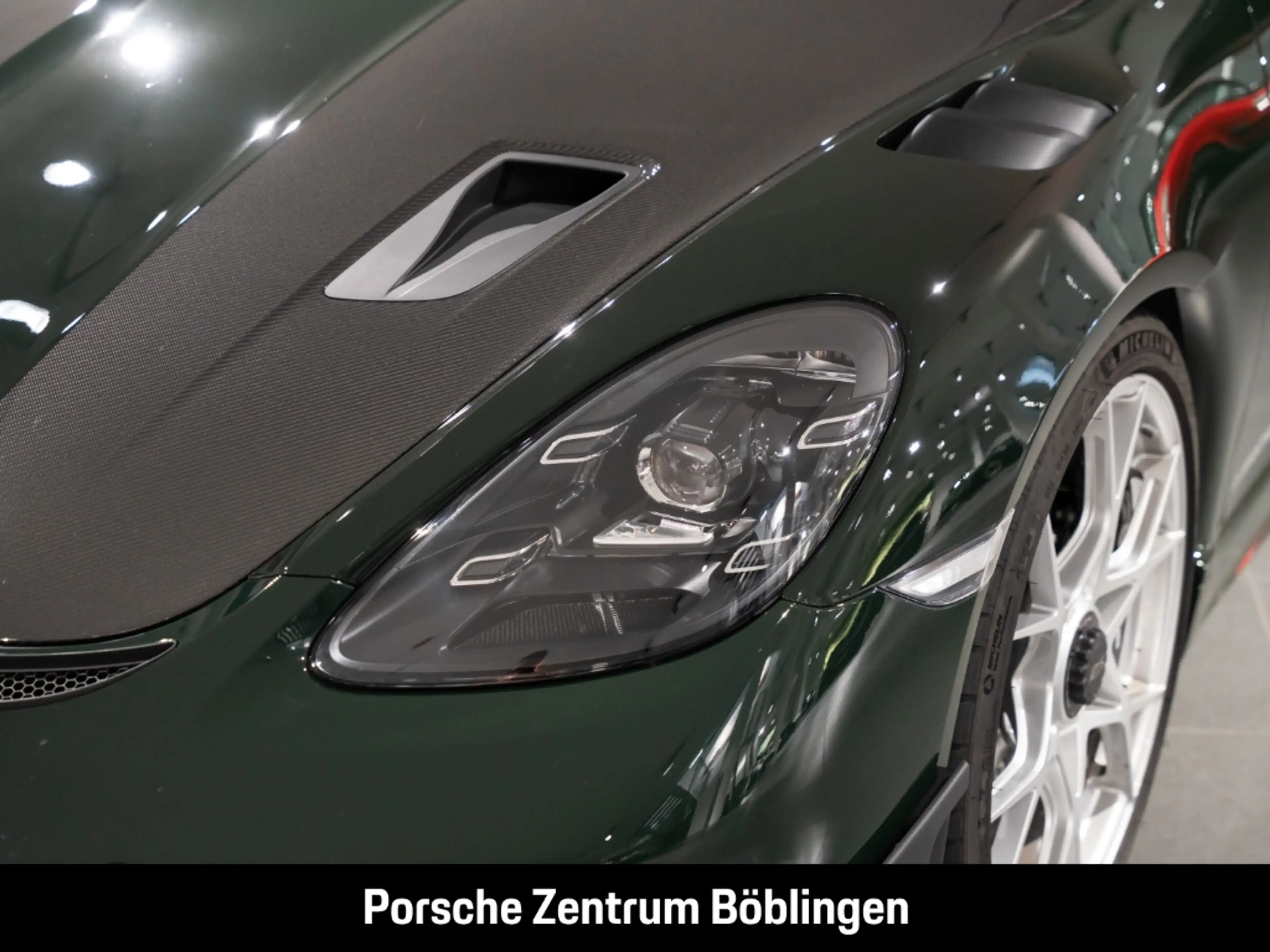 Porsche Cayman 718 GT4 RS Brewstergrün PCCB Vollschalensitze — photo 15