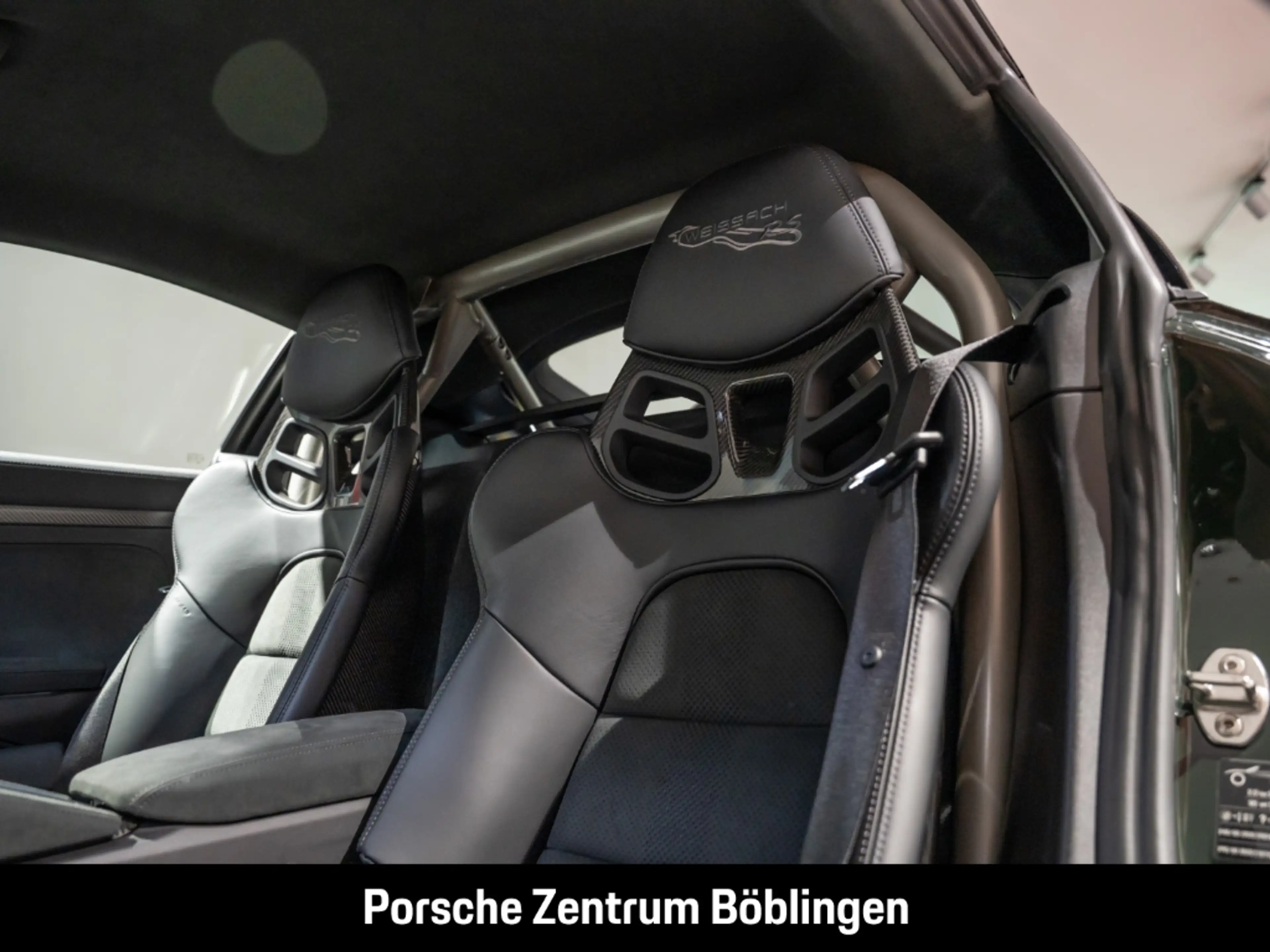 Porsche Cayman 718 GT4 RS Brewstergrün PCCB Vollschalensitze — photo 6