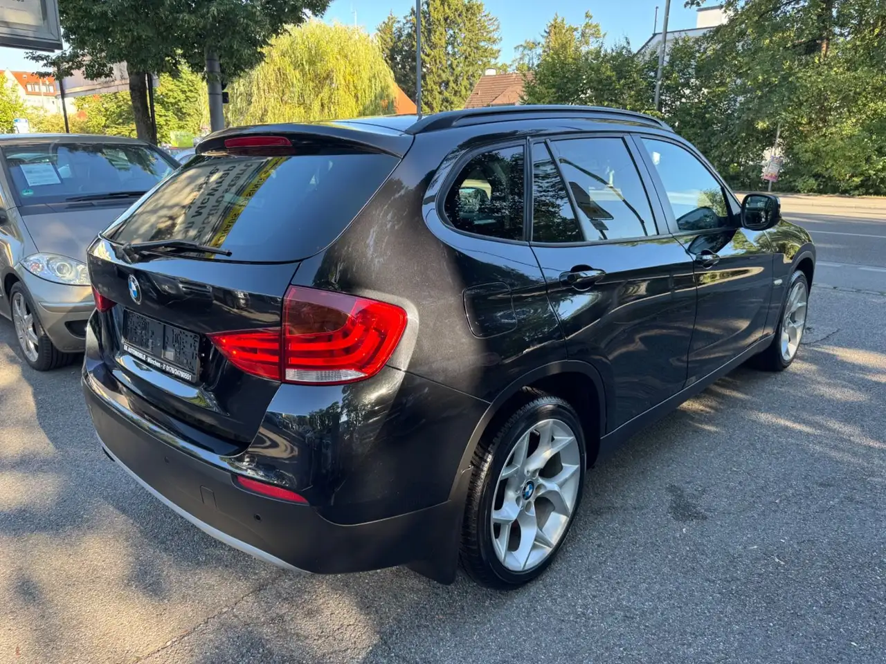 2010 BMW X1 xDrive 20 d Aut Panorama SHZ PDC, photograph 9