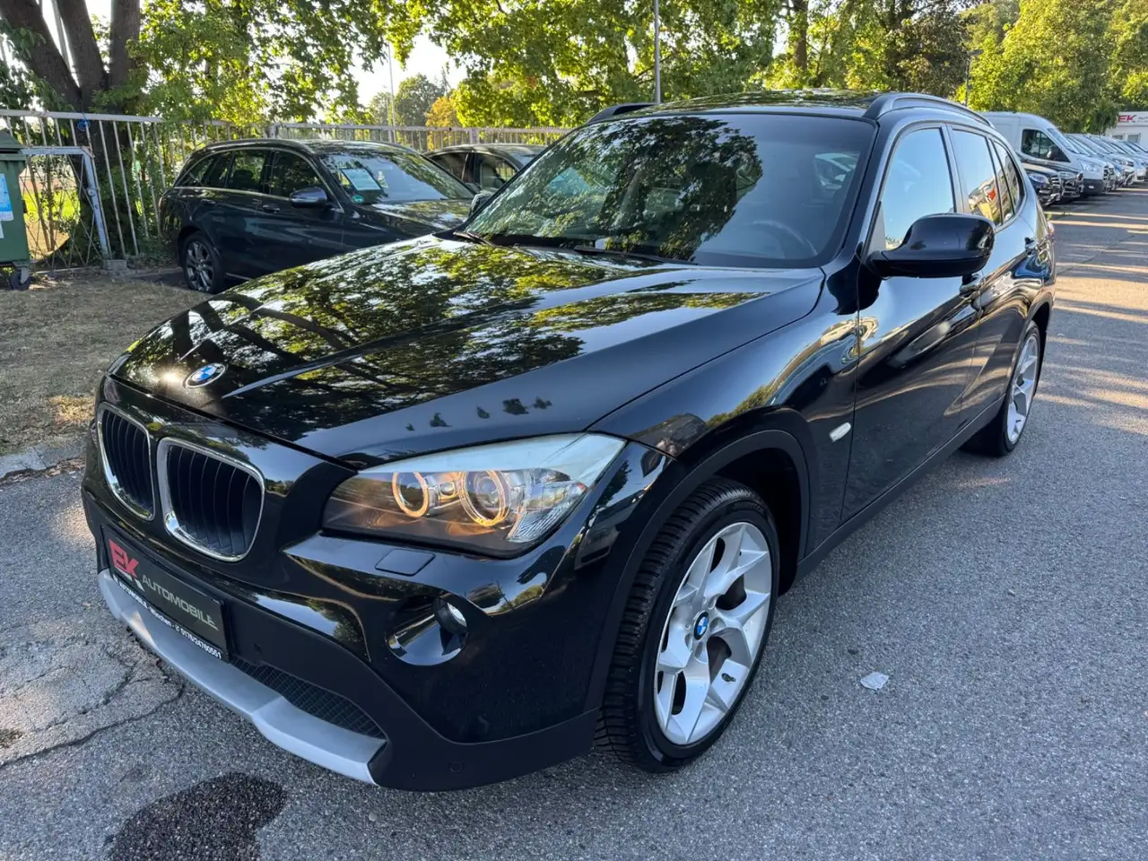 2010 BMW X1 xDrive 20 d Aut Panorama SHZ PDC, photograph 1