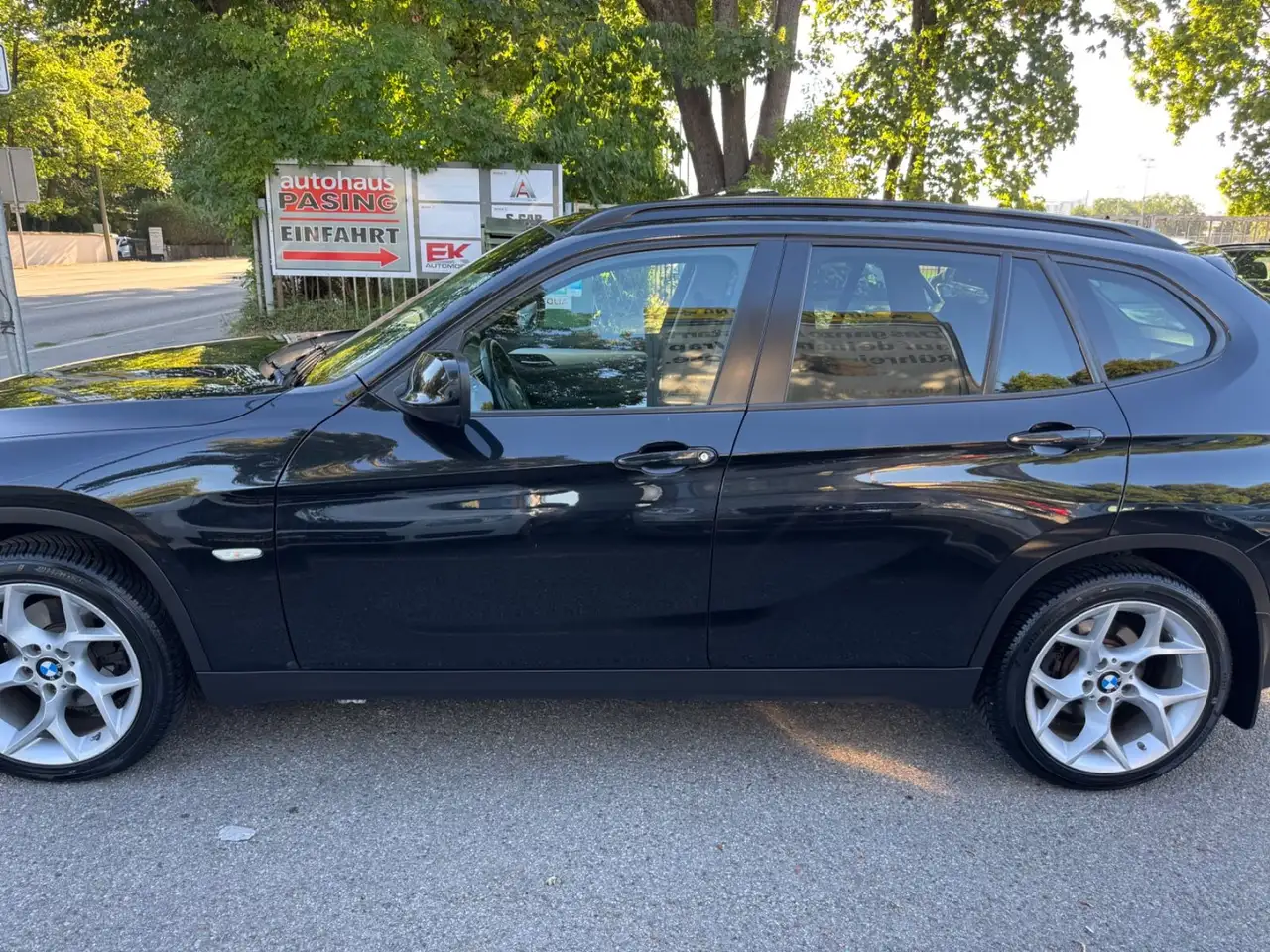 2010 BMW X1 xDrive 20 d Aut Panorama SHZ PDC, photograph 8