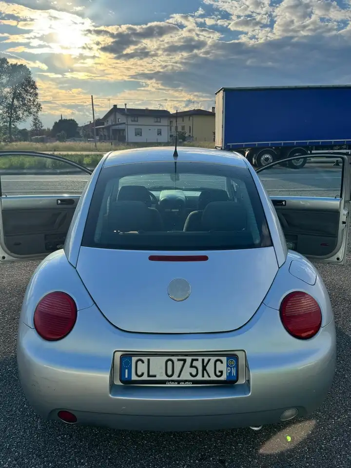 Volkswagen New Beetle 1.6, foto 4