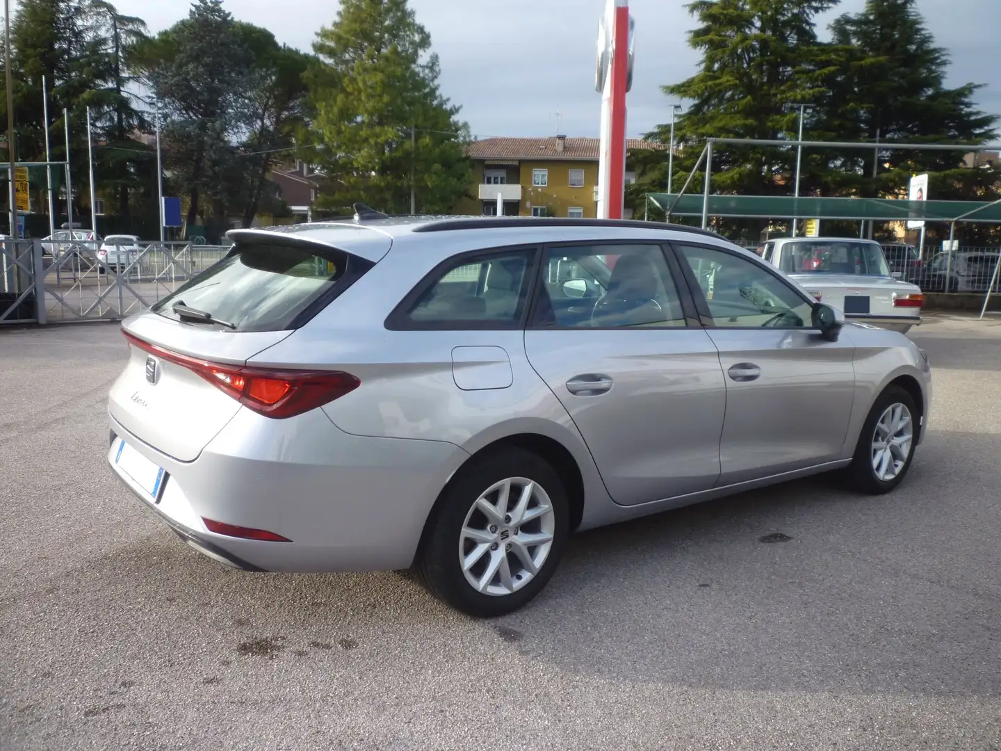 SEAT Leon Sportstourer 2.0 TDI 116 CV Style Argento - 2