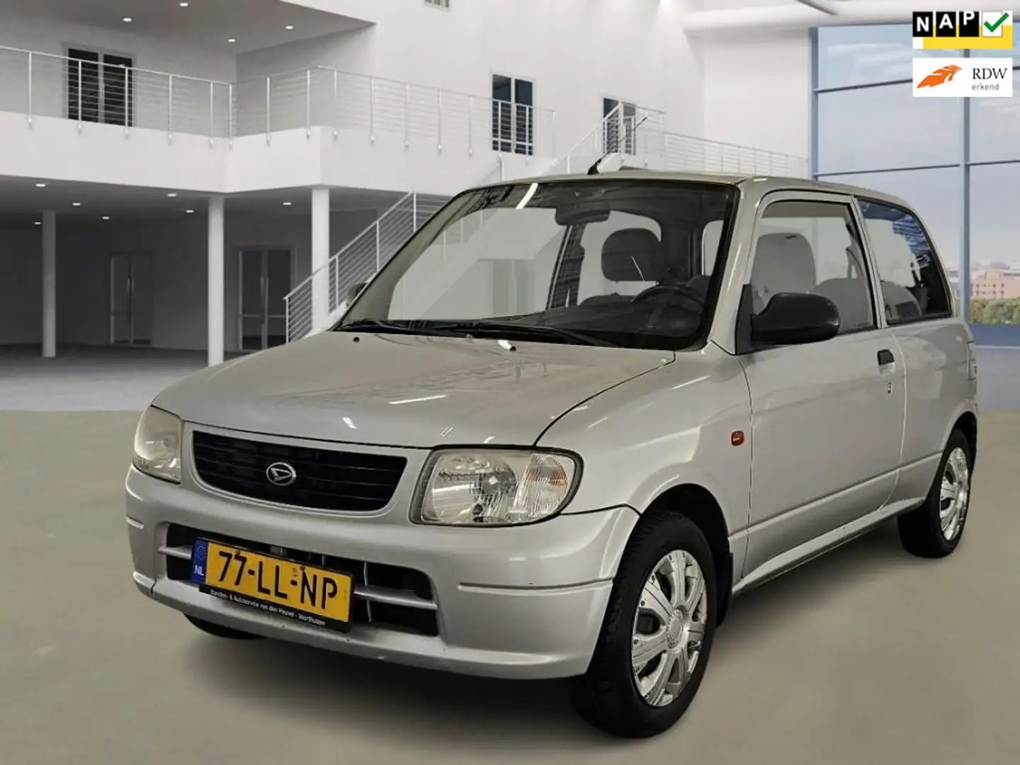 Daihatsu Cuore 1.0-12V DVVT XTi|AUT|LAGE KM MET NAP|INCL JAAR APK Grau - 1