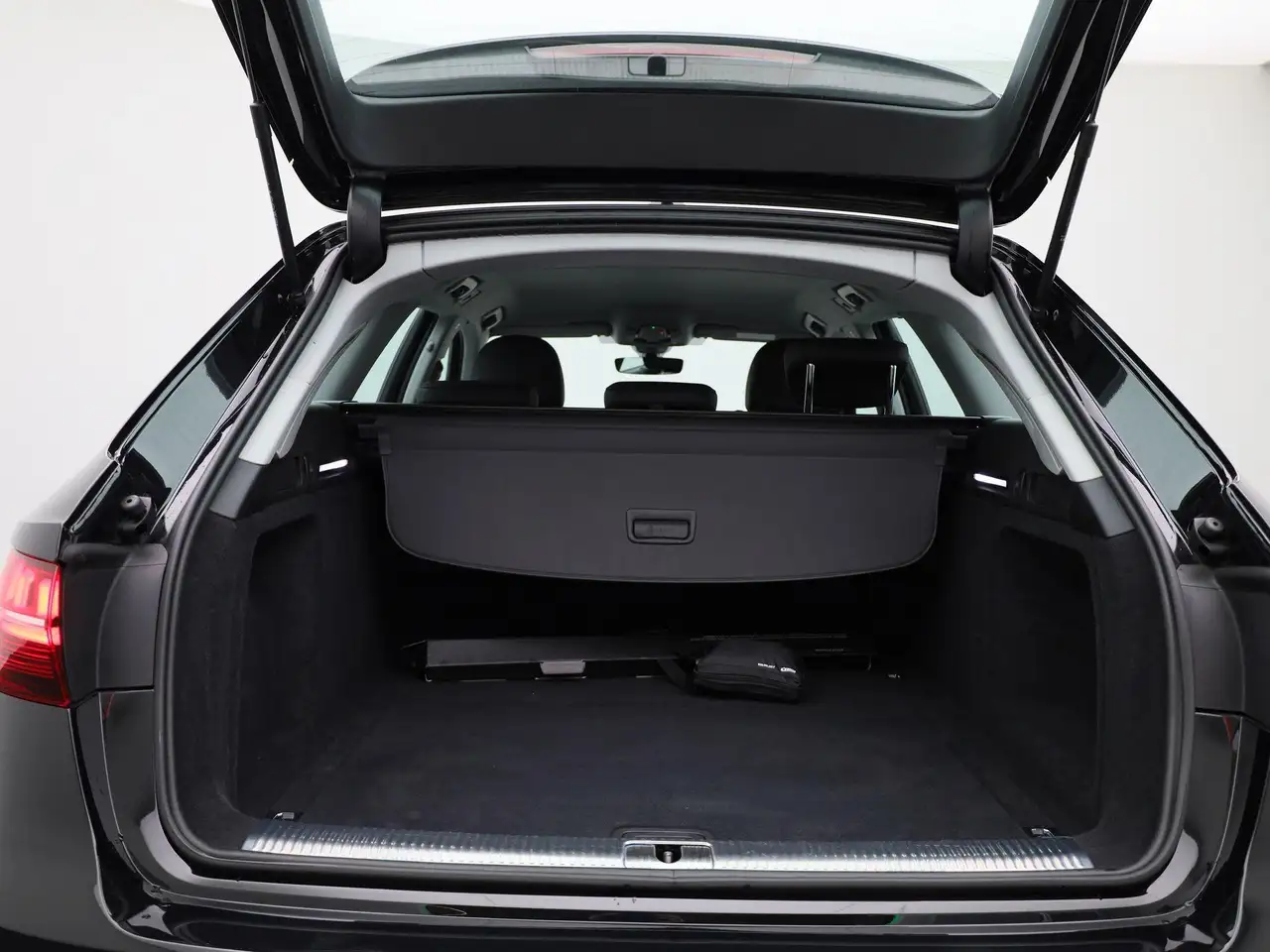 Audi A4 Avant 2.0 35 TDi 120kW S tronic LEDER NAVI ZET, миниатюра 14