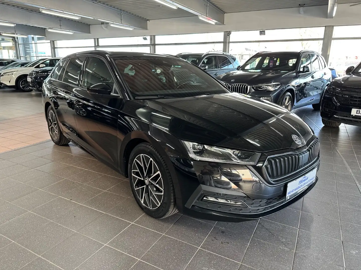 Skoda Octavia Combi 2.0 TDI Style Sport+Reise+Columbus Schwarz - 2