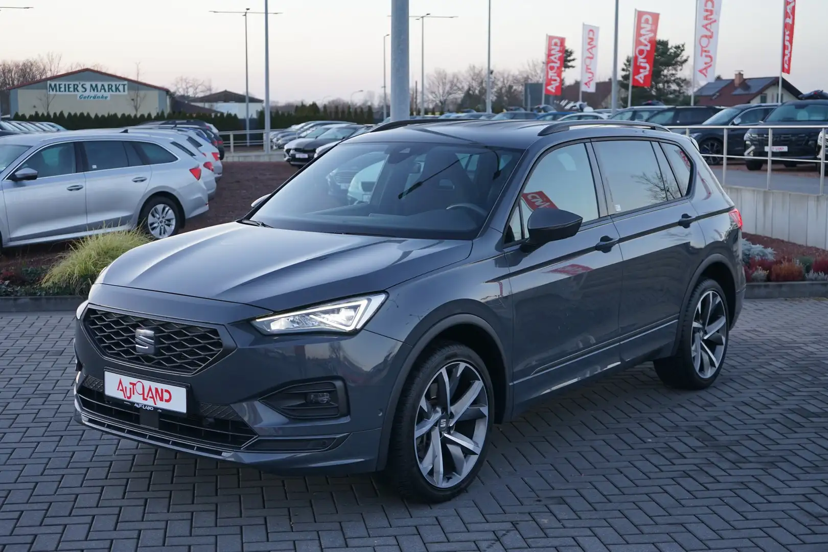 SEAT Tarraco 2.0 TSI DSG FR 4Drive 4x Sitzheizung LED Grau - 2