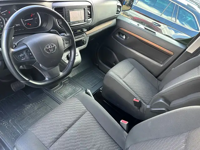 Toyota Proace view 11