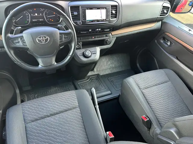 Toyota Proace view 13