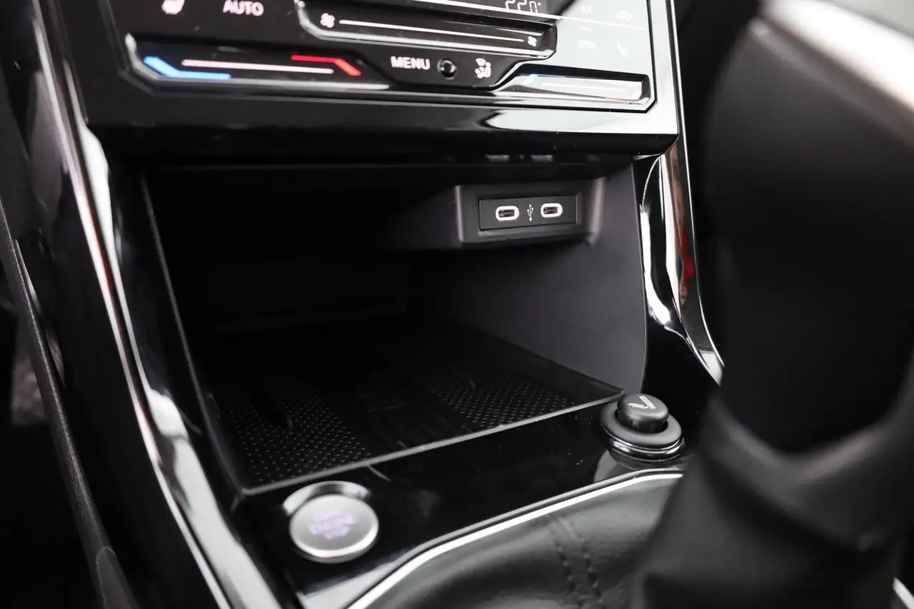 Volkswagen T-Cross 1.5 TSI DSG Facelift Matrix ACC Kamera 13
