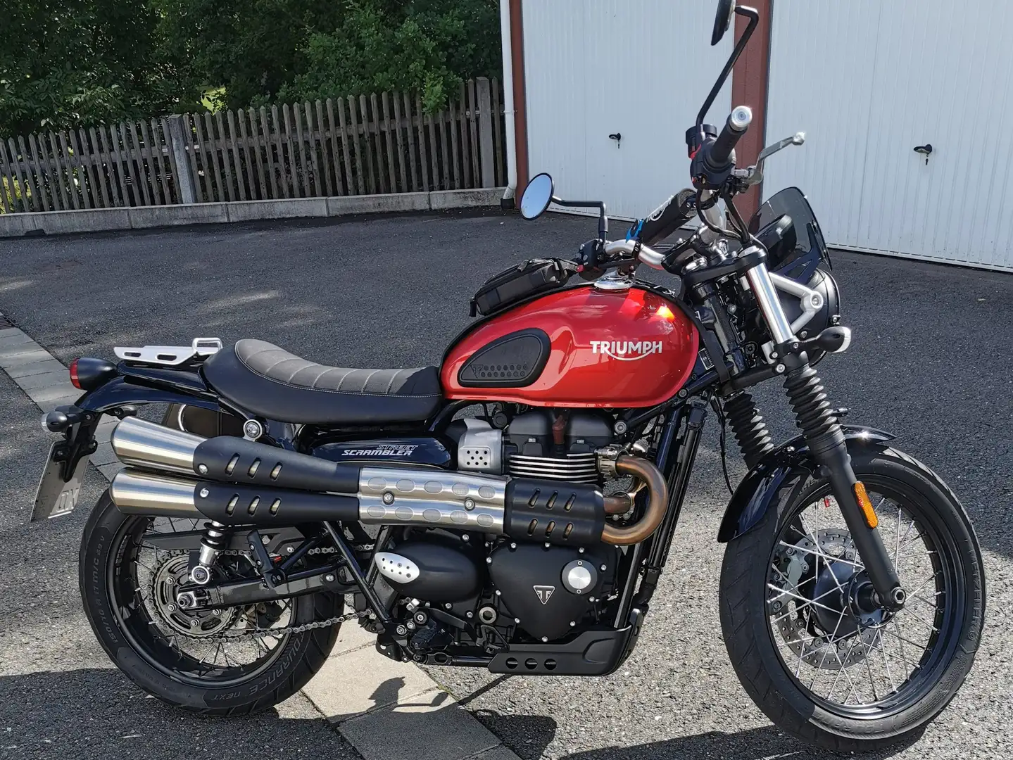 Triumph Street Scrambler Rood - 1