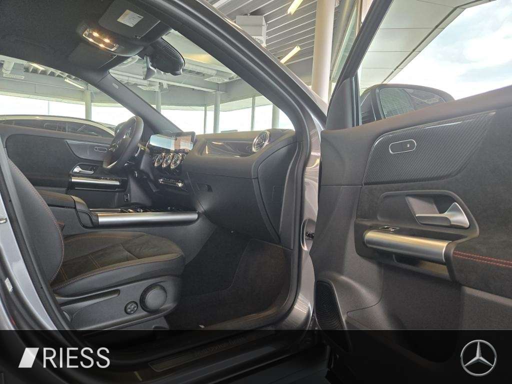 Mercedes-Benz GLA 180