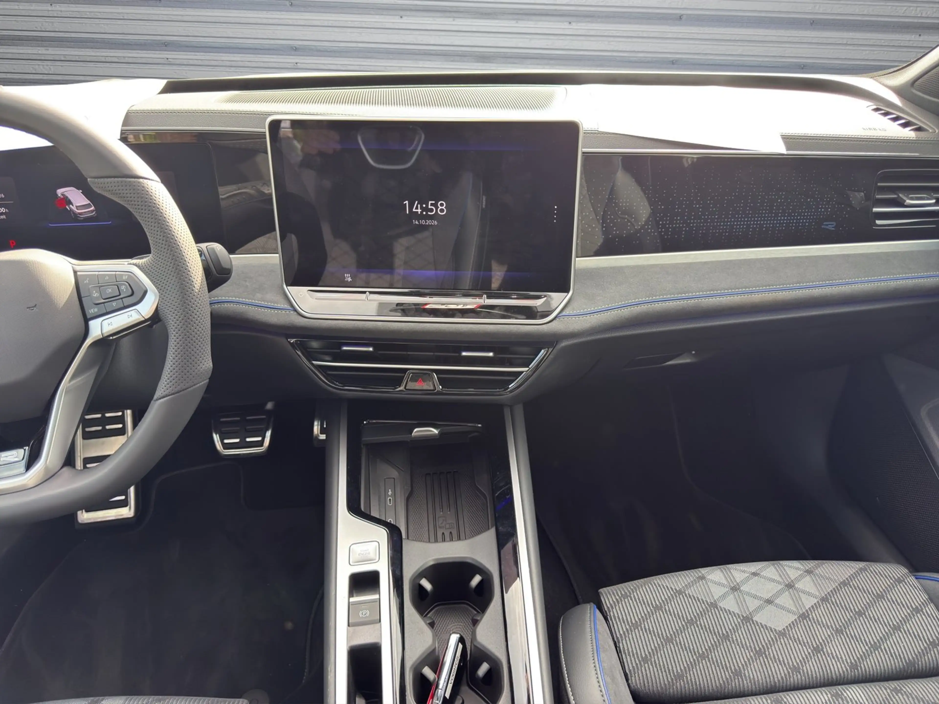 Volkswagen Passat Variant Sport eHybrid 150kW — photo 11