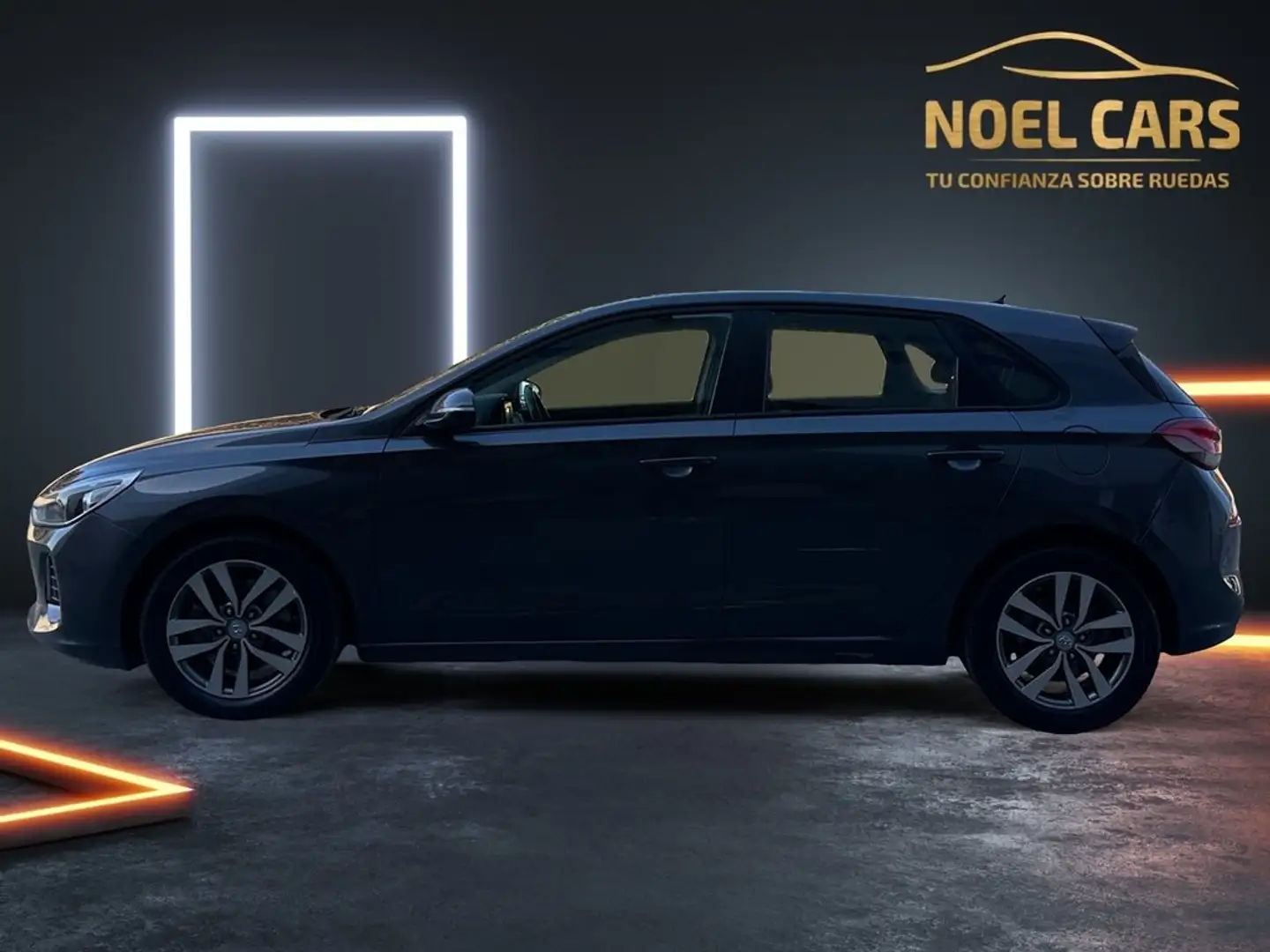 Hyundai i30 1.0 TGDI Tecno 120 Gris - 2
