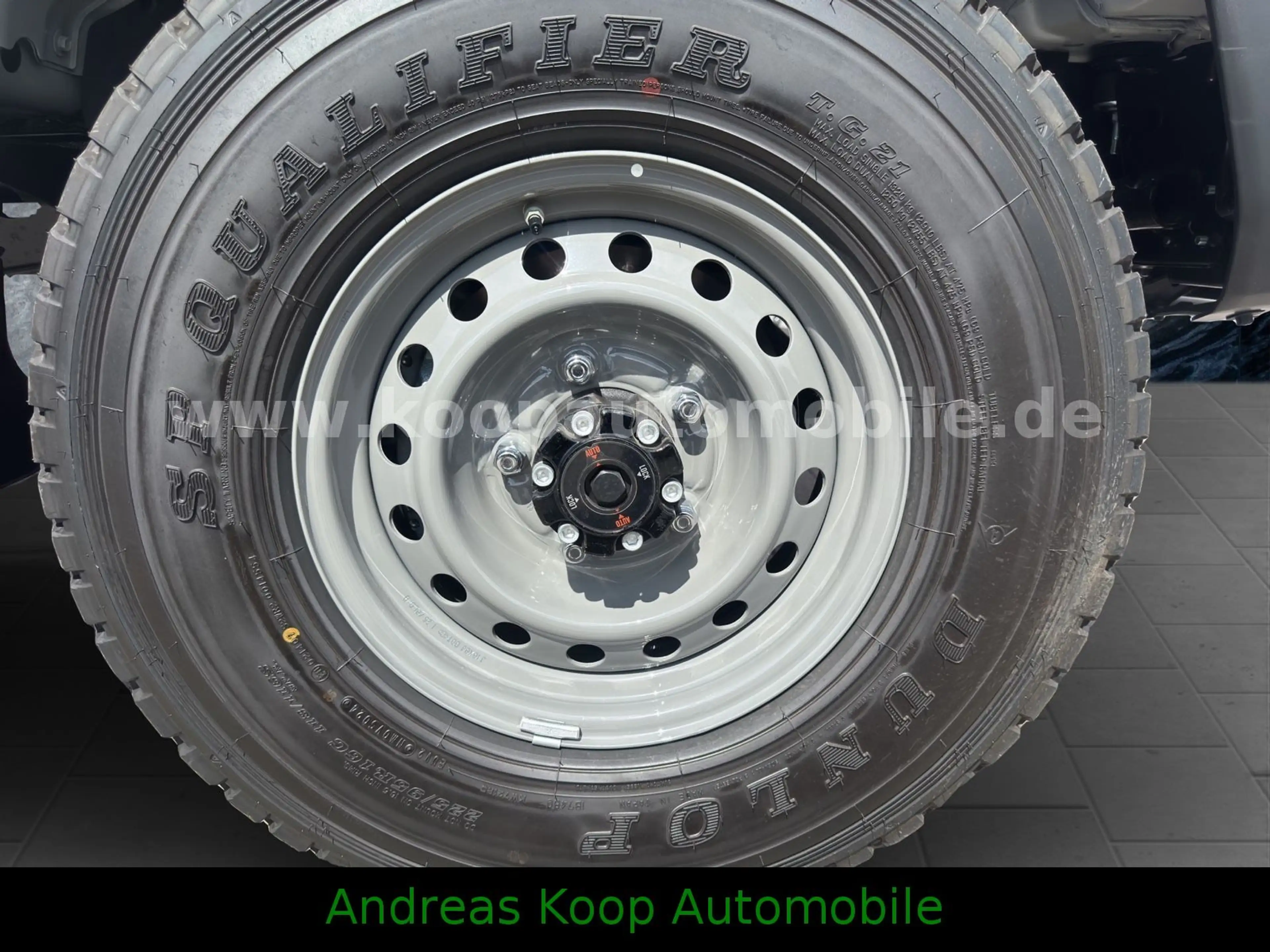 Toyota Land Cruiser GRJ 78 4,0i V6 STD 40th 2x90 SOFORT — photo 15