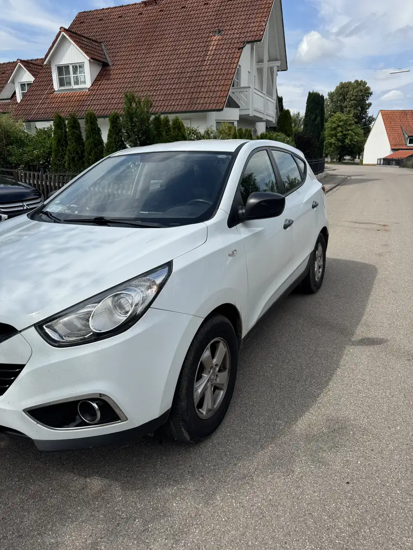 Hyundai iX35 2.0 CRDi 2WD Style Biały - 1