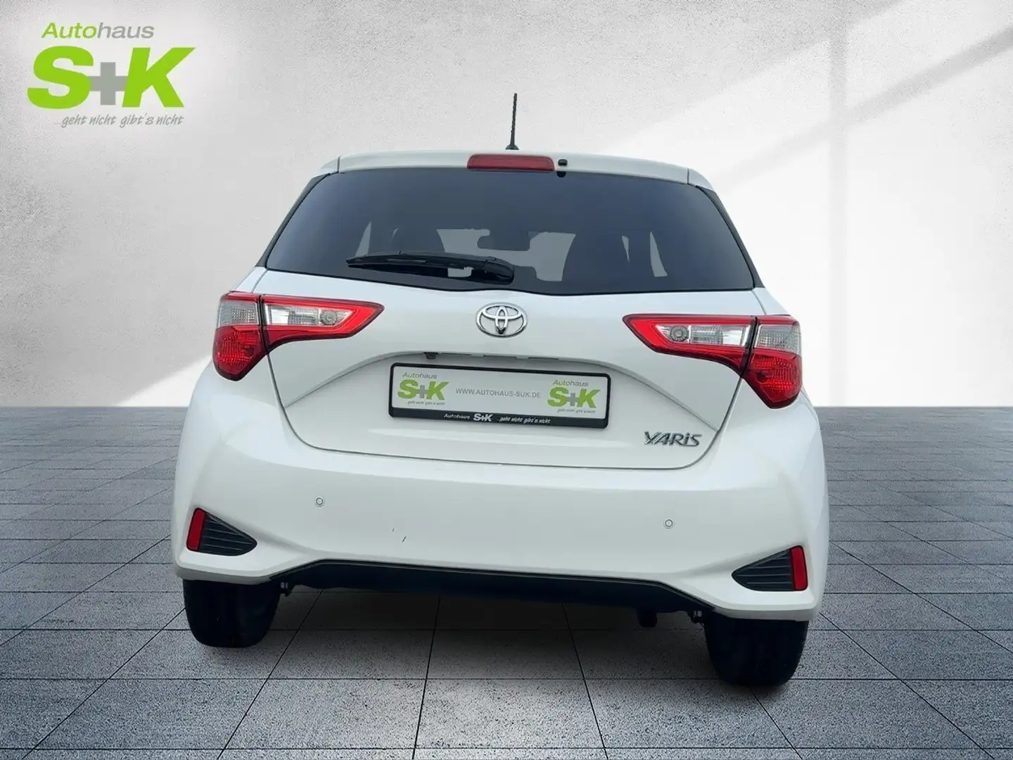 Toyota Yaris 1,5l Team D ++8-Fach+Kamera+PDC+SHZ+Bluetooth++ Weiß - 2