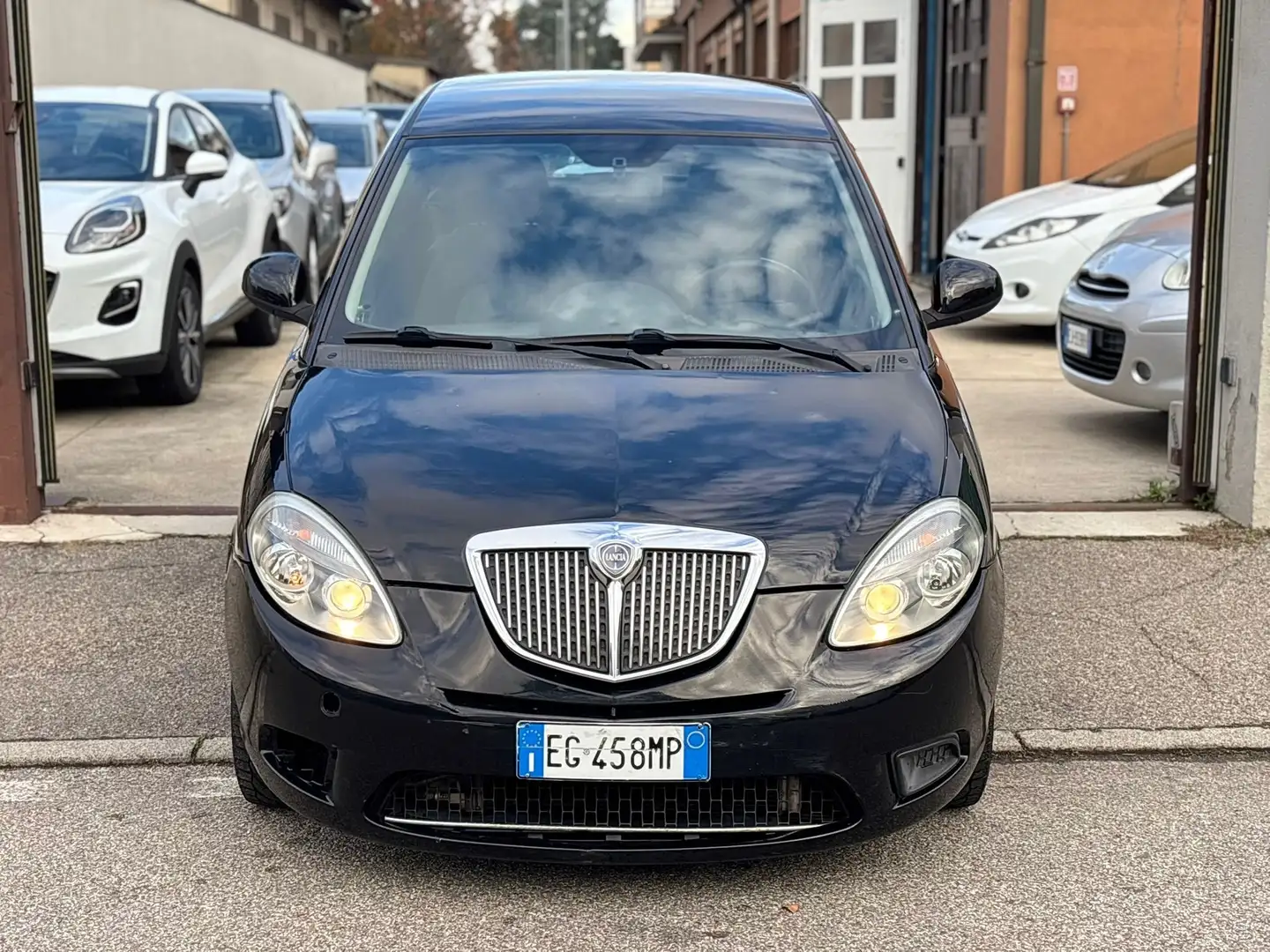 Lancia Ypsilon 1.2 BENZINA*EURO5*NEOPATENTATI* Nero - 2