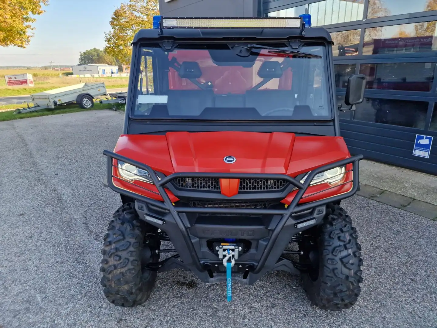 Sonstige Marken Uforce 1000 DLX Feuwerwehrfahrzeug Behörden Fahr Rot - 2