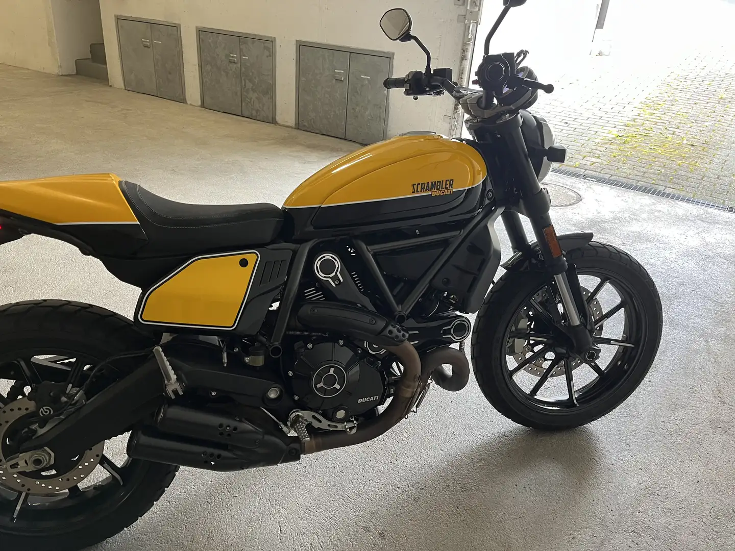 Ducati Scrambler Full Throttle - 1