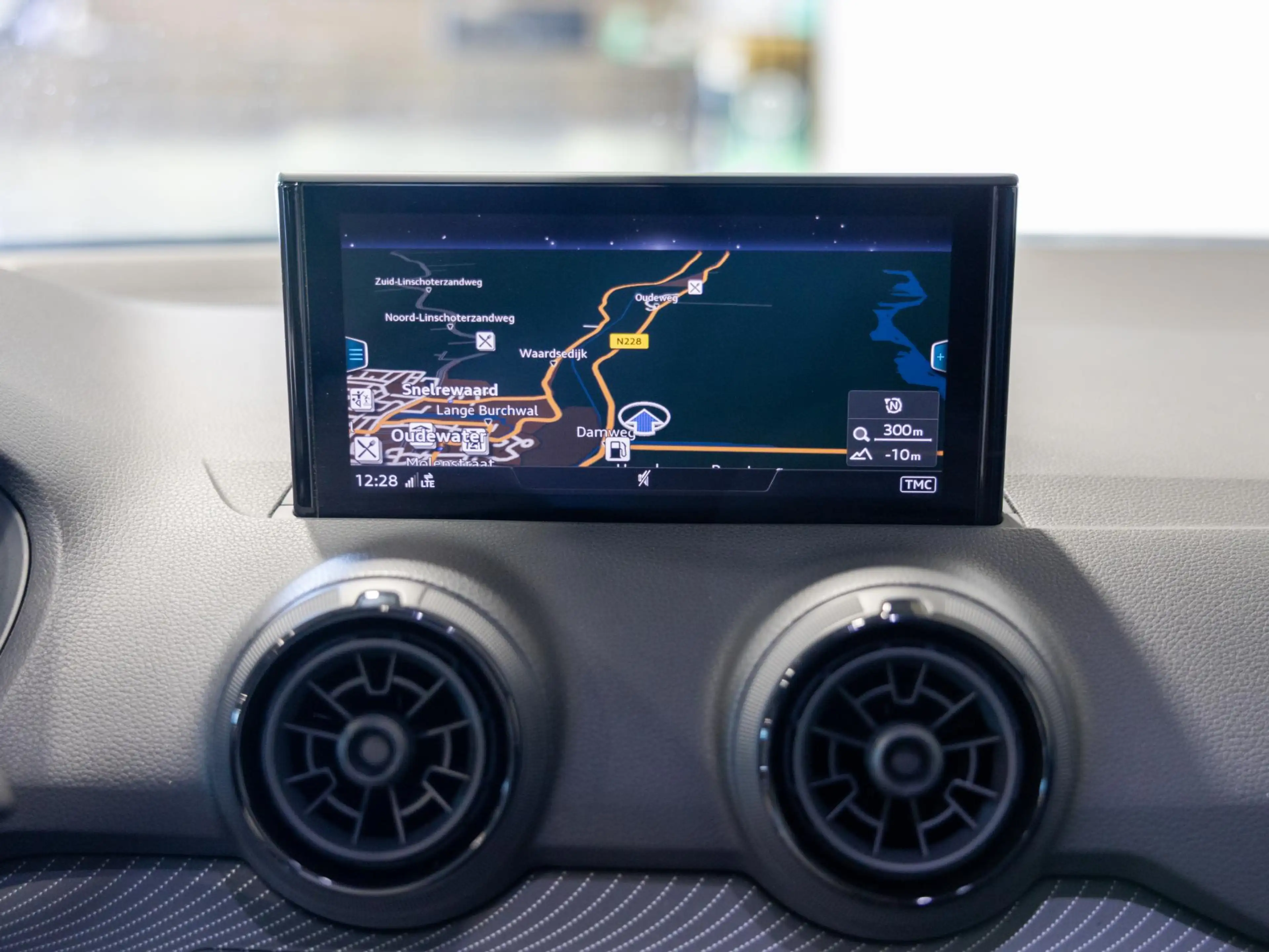 Audi Q2 1.4 TFSI CoD Launch Edition 2x S-Line / 150pk / B& — photo 18