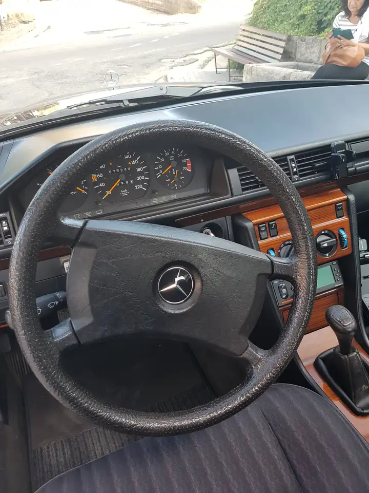 Mercedes-Benz E 200 E (124) 200 E, foto 3