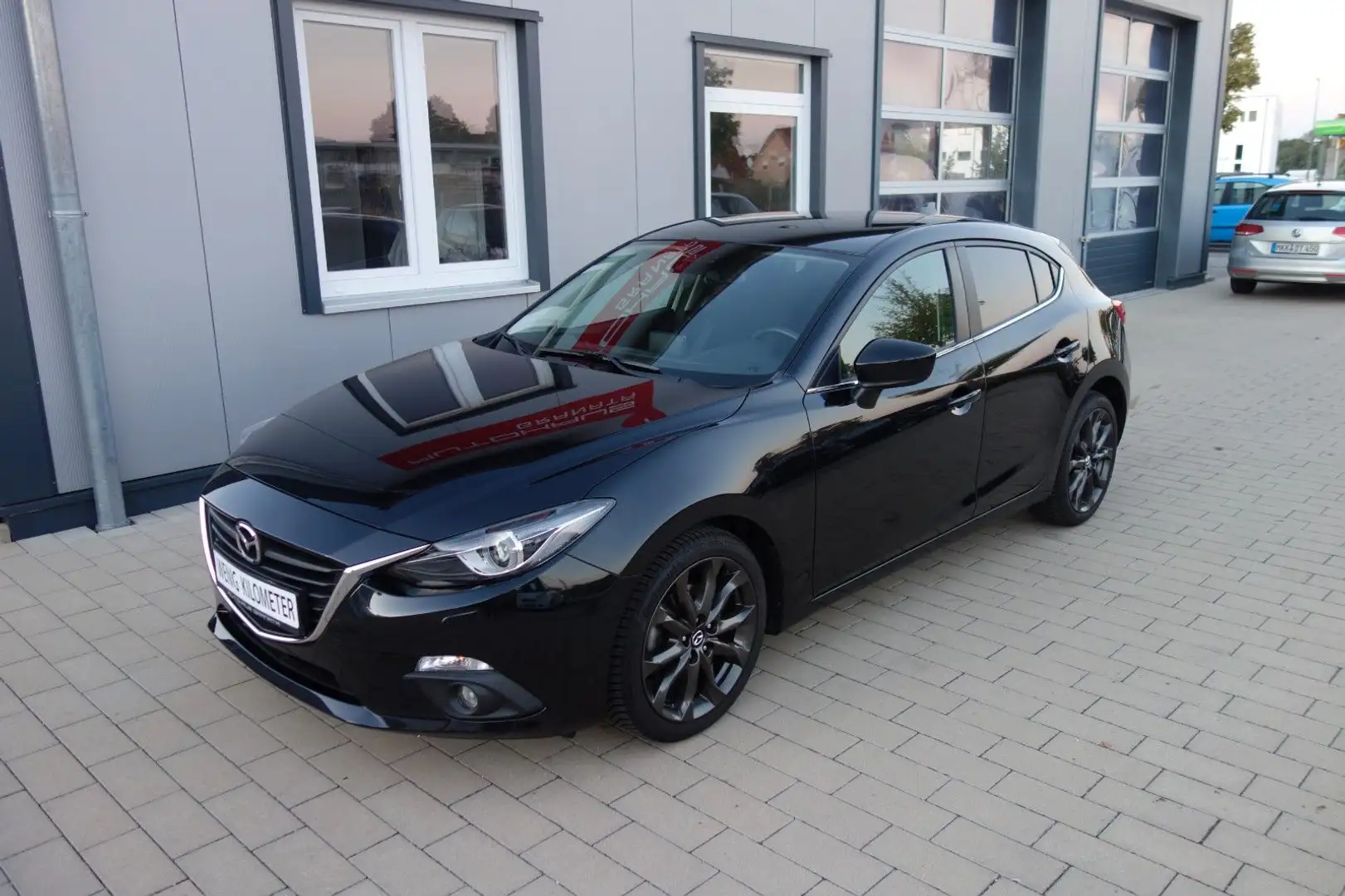 Mazda 3 Nakama 2.0 SKYACTIV-G MOTOR 120 PS Schwarz - 1