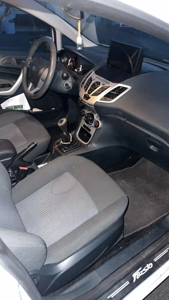 Ford Fiesta 5 portes — photo 6