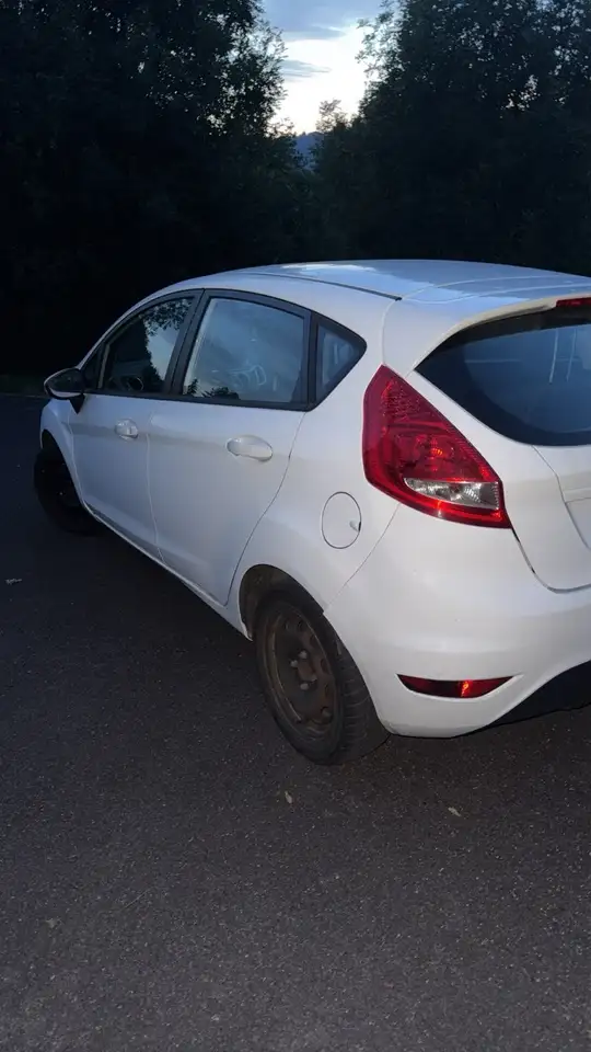 Ford Fiesta 5 portes — photo 4