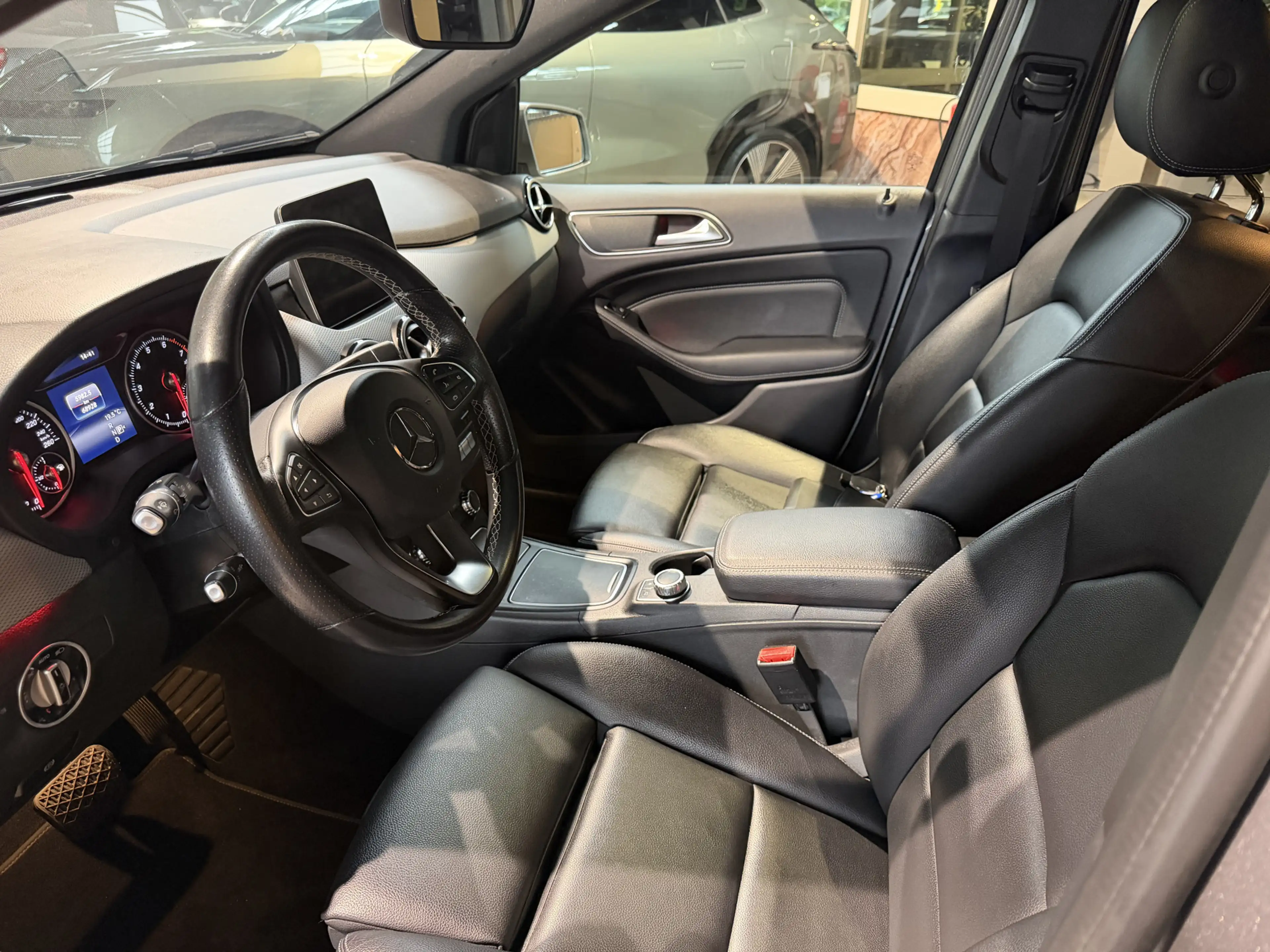 Mercedes-Benz B 180 Ambition | automaat | leder | navigatie origineel — photo 13