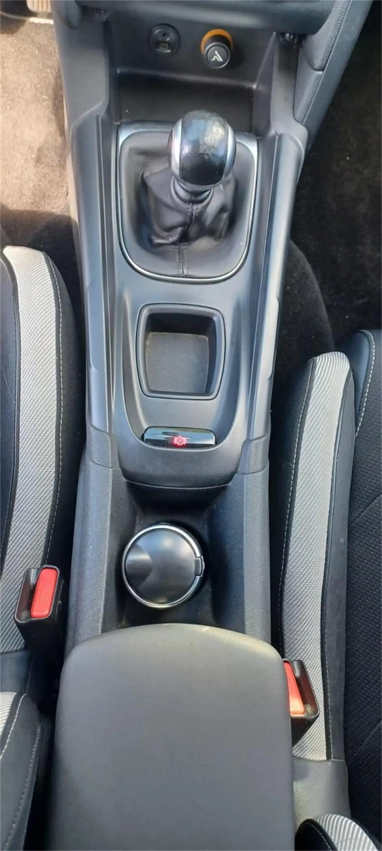 Citroen DS4 BlueHDi 120 6-Gang-Manuell So Chic — photo 12
