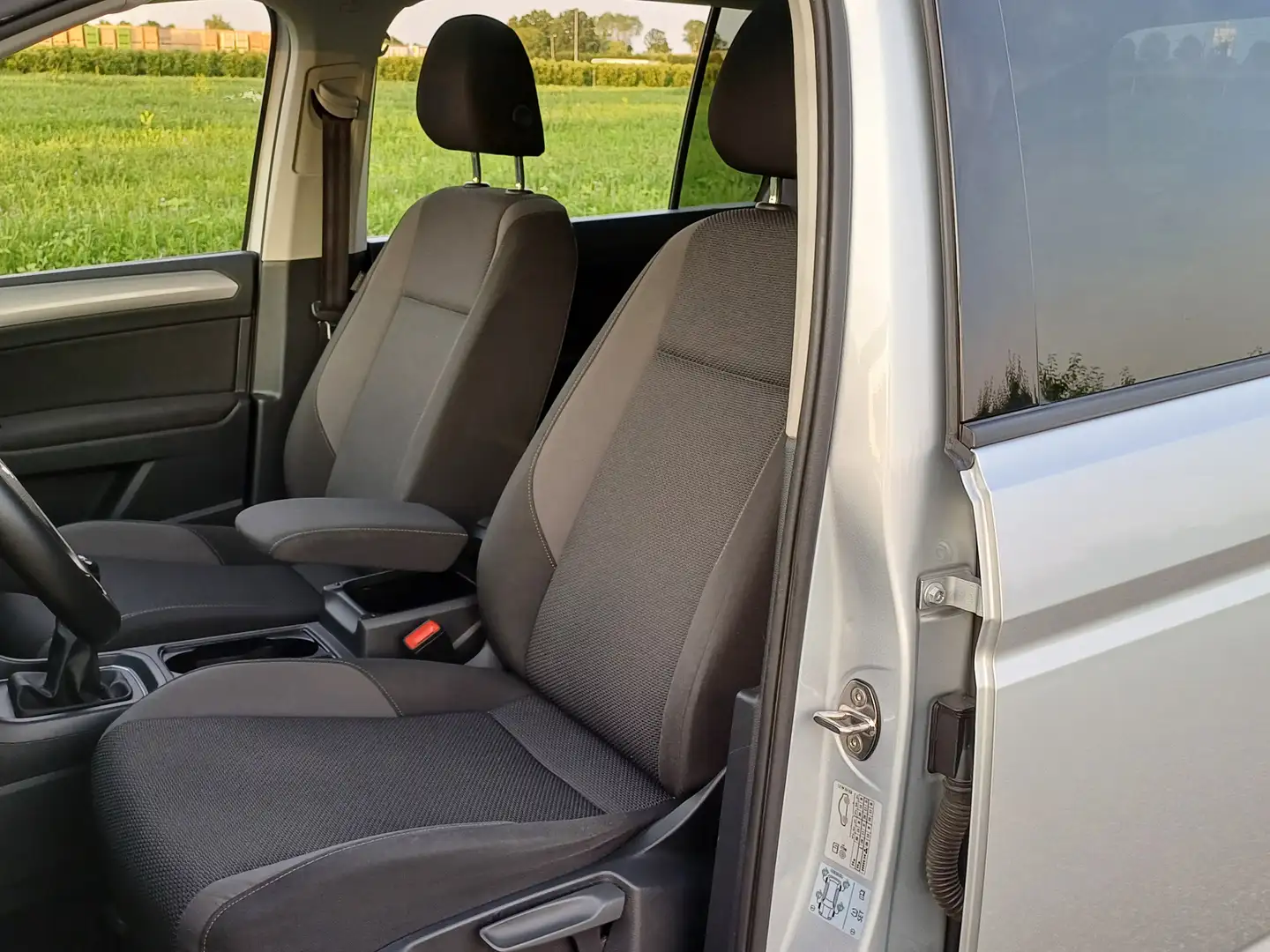 Volkswagen Touran 1.5 TSI Comfortline 7 Pers. /Pano/Trekh./Navi/CarP Gris - 2