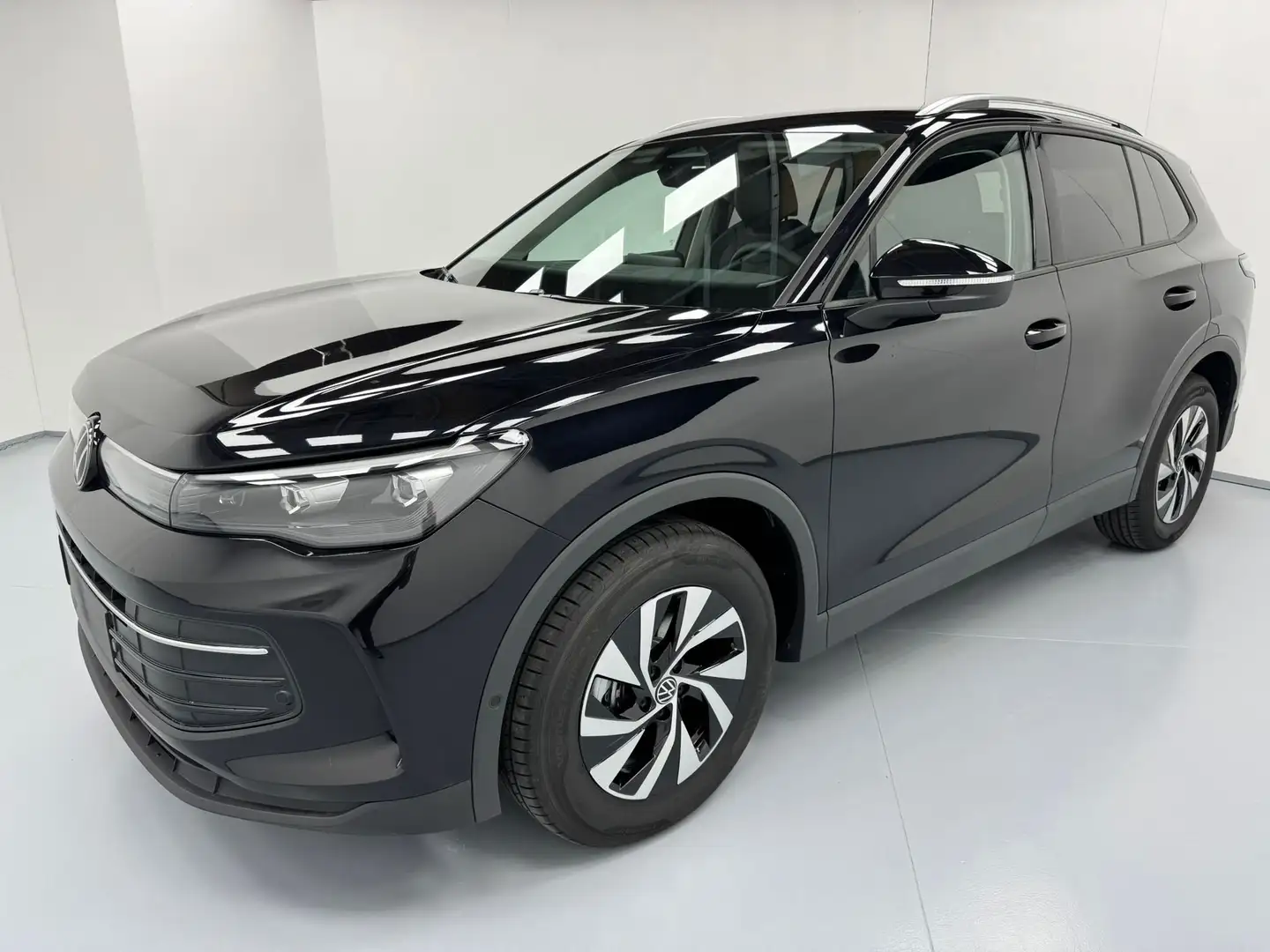 Volkswagen Tiguan PRONTA CONSEGNA *EDITION PLUS* 1.5 eTSI DSG 150CV Nero - 2