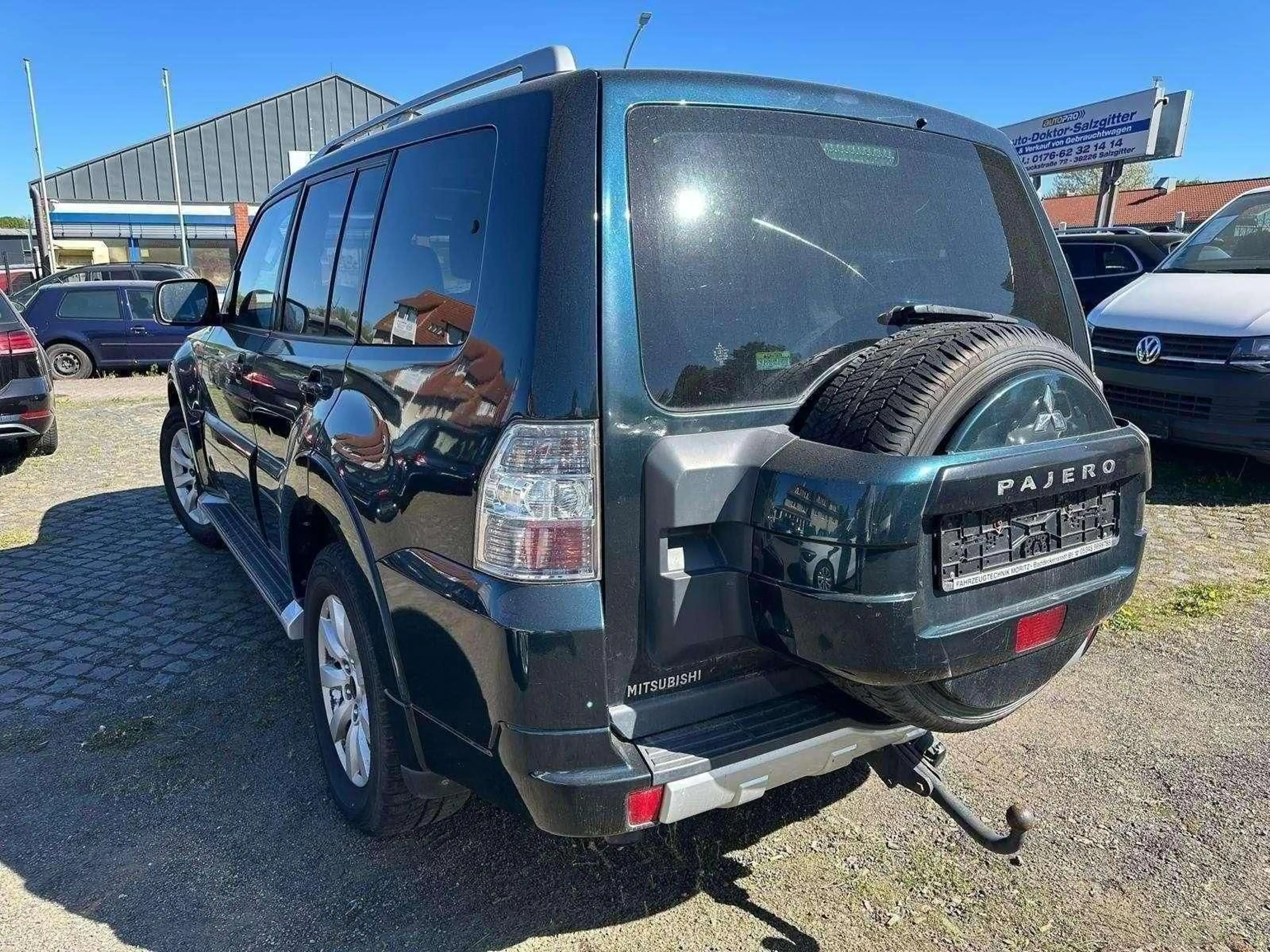 Mitsubishi Pajero 3.2 DI-D Automatik*4X4*XENON*LEDER*NAVI*AHK*PANORAMA* — photo 5