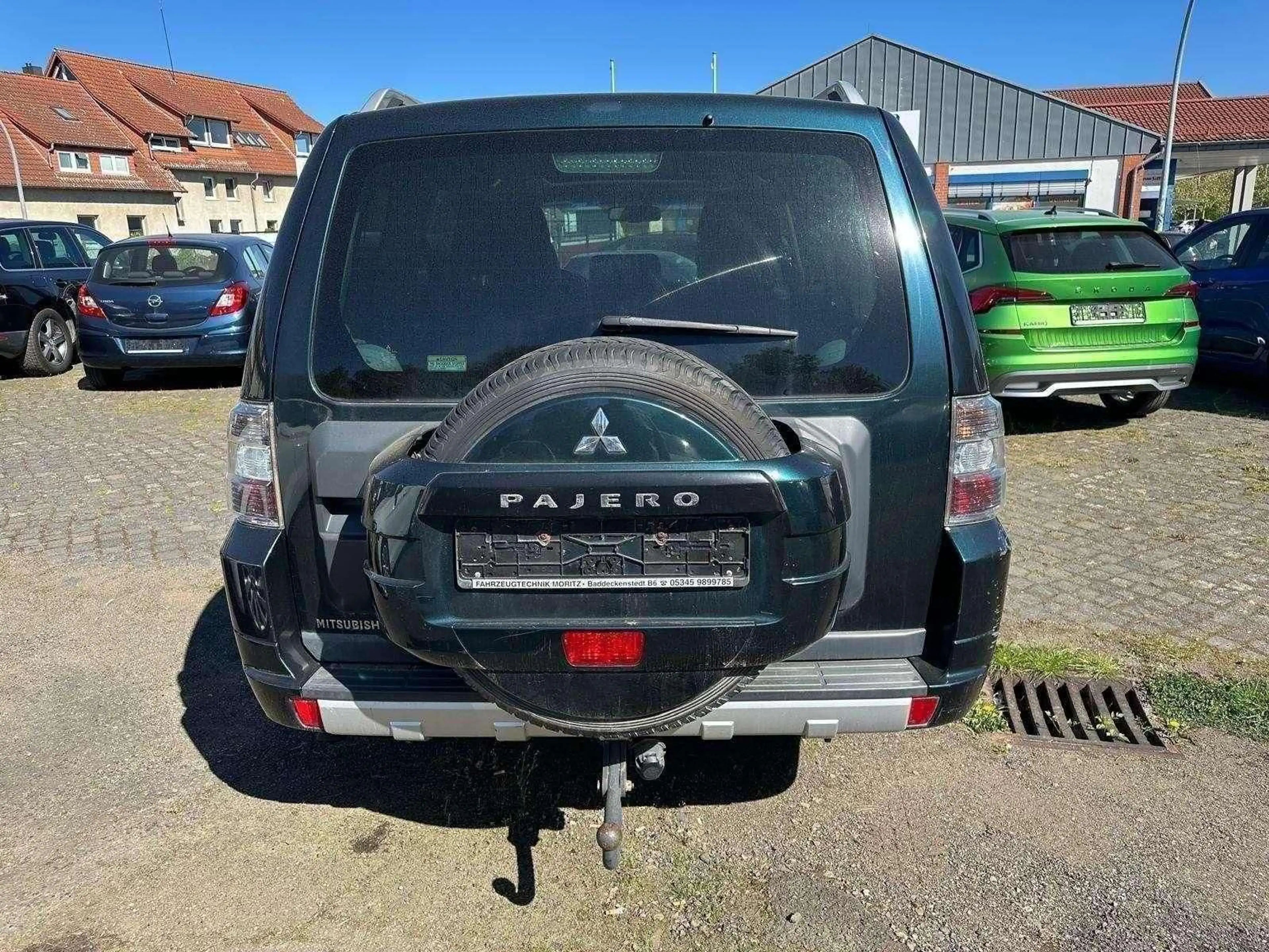 Mitsubishi Pajero 3.2 DI-D Automatik*4X4*XENON*LEDER*NAVI*AHK*PANORAMA* — photo 4