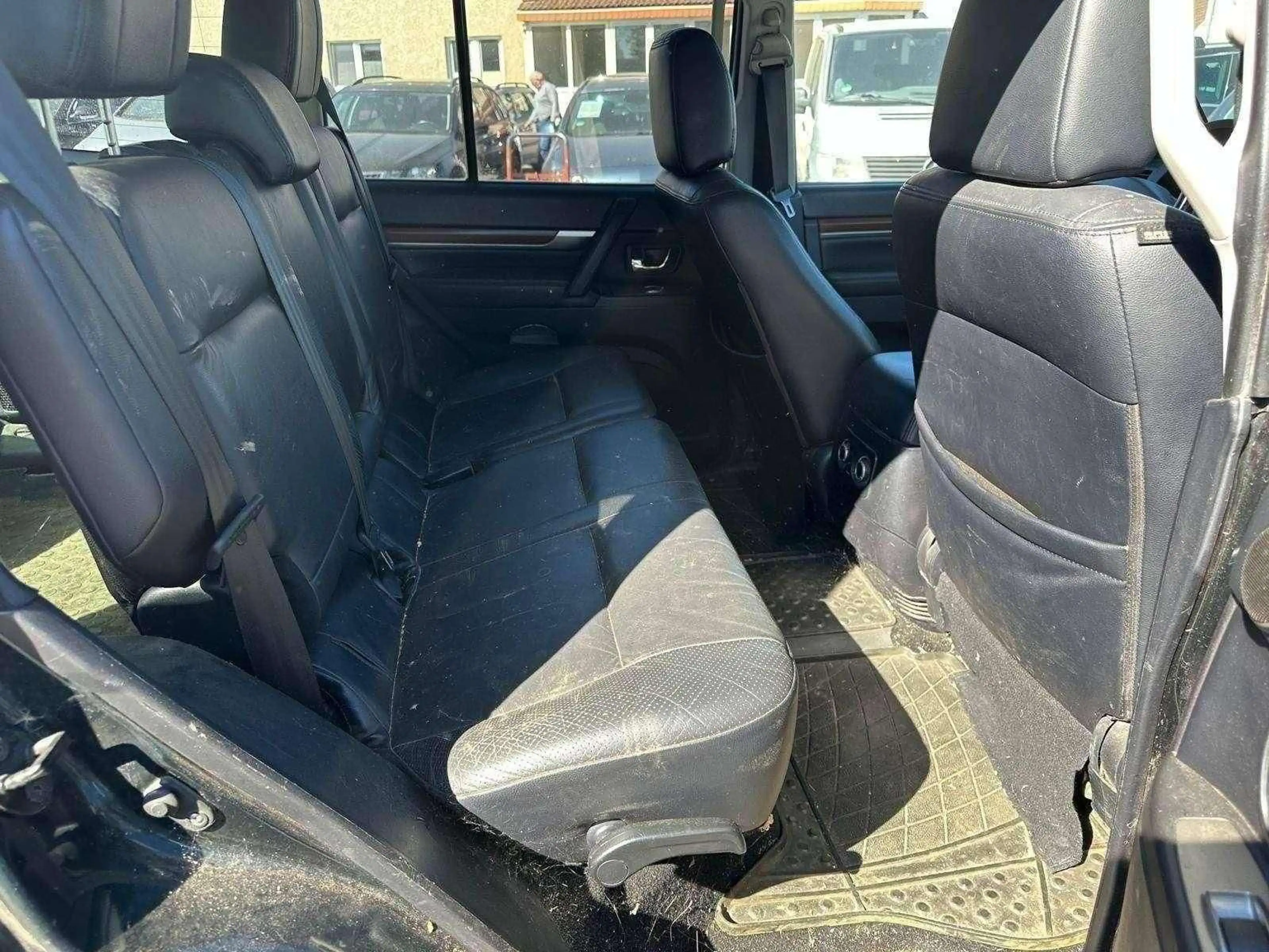 Mitsubishi Pajero 3.2 DI-D Automatik*4X4*XENON*LEDER*NAVI*AHK*PANORAMA* — photo 10