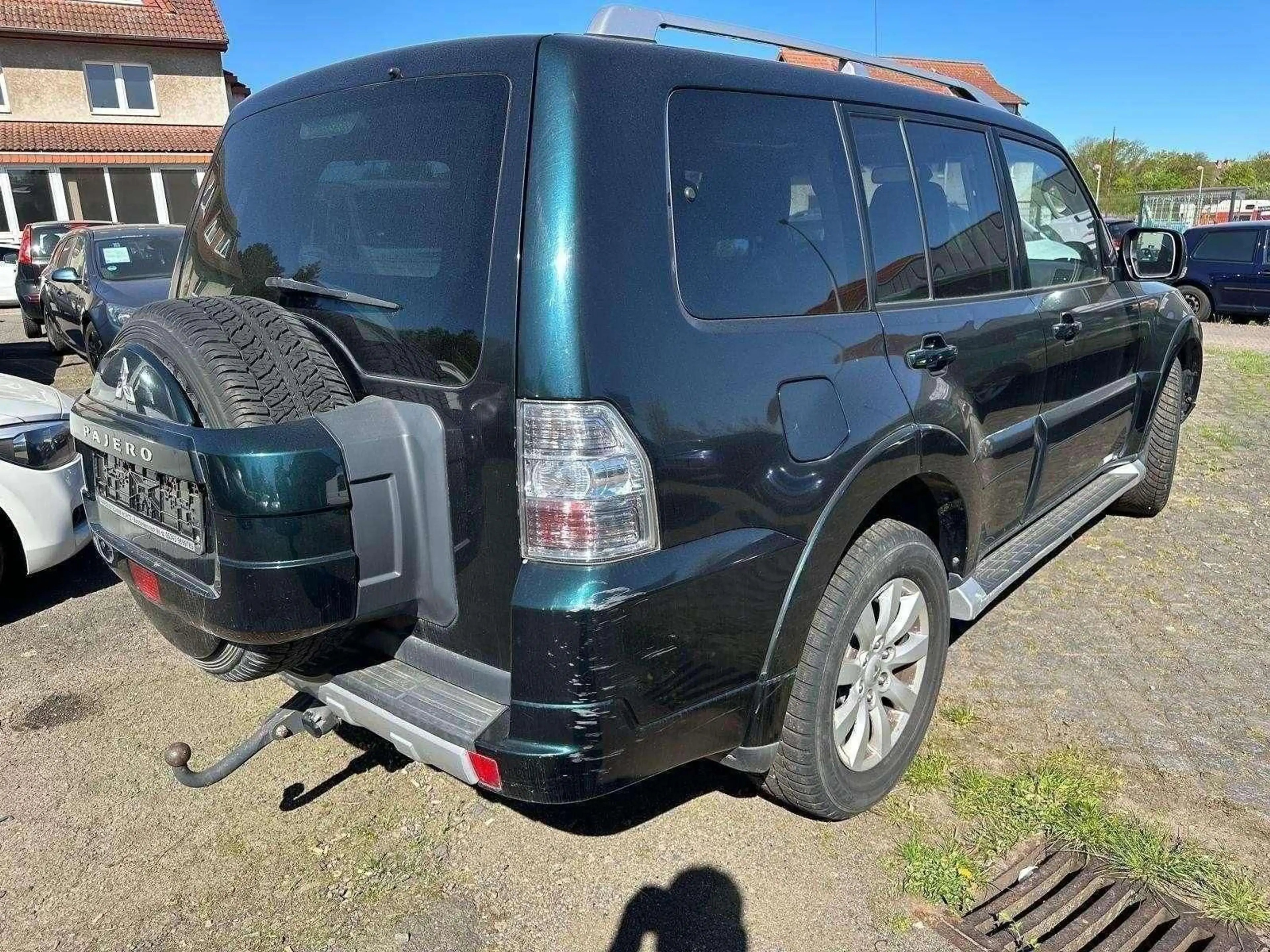 Mitsubishi Pajero 3.2 DI-D Automatik*4X4*XENON*LEDER*NAVI*AHK*PANORAMA* — photo 3