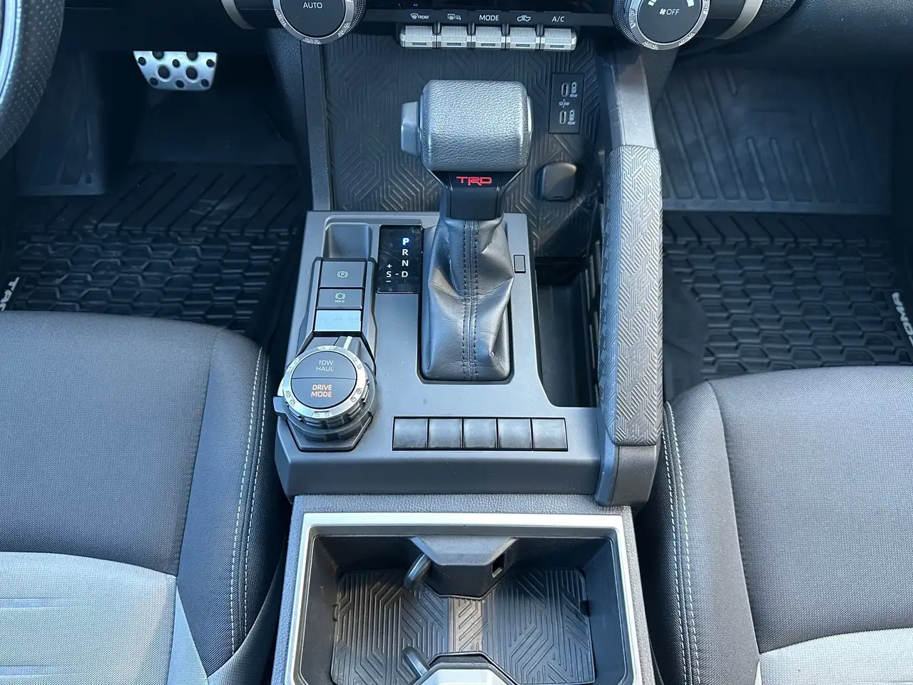 Toyota Tacoma снимка Toyota Tacoma