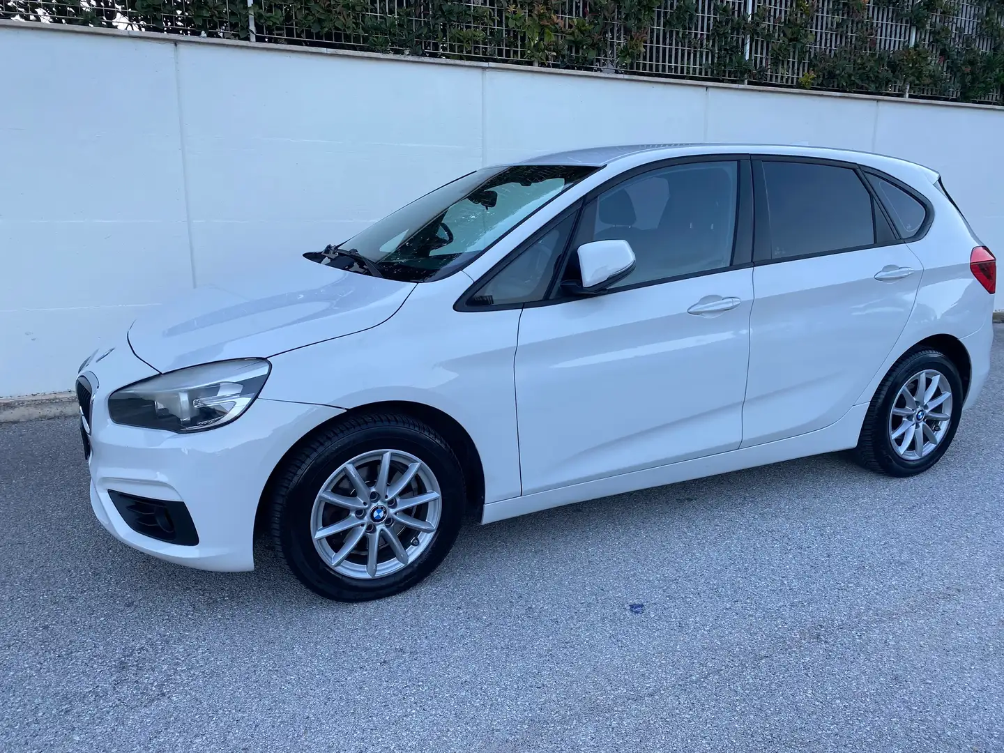 BMW 218 218d Active Tourer Advantage auto my15 Biały - 1