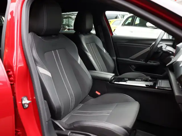 Opel Astra view 7