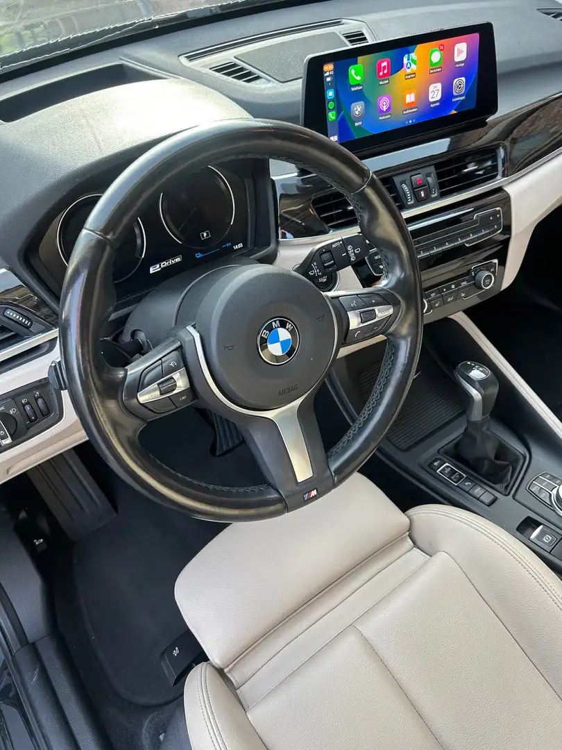 BMW X1 BMW X1 25e xDrive Hybride plug in Grau - 2