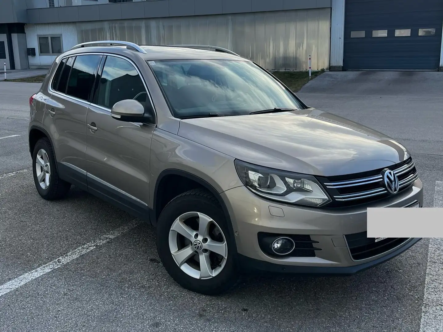Volkswagen Tiguan Tiguan 2,0 TDI BMT 4Motion Sky DPF DSG Sky Gold - 1