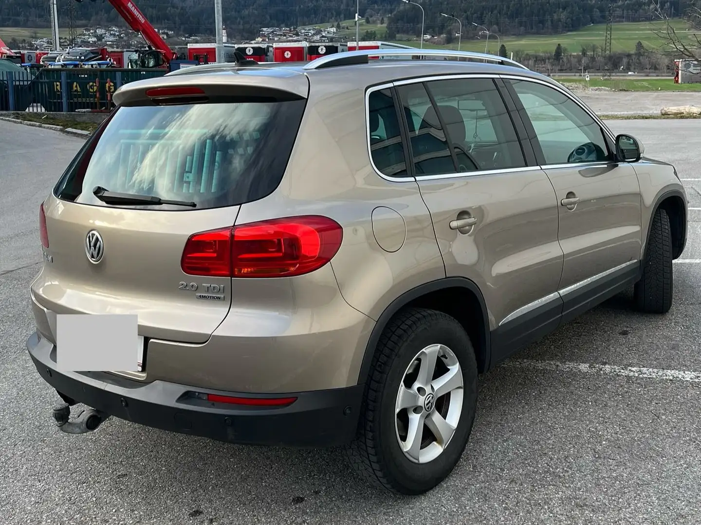 Volkswagen Tiguan Tiguan 2,0 TDI BMT 4Motion Sky DPF DSG Sky Gold - 2