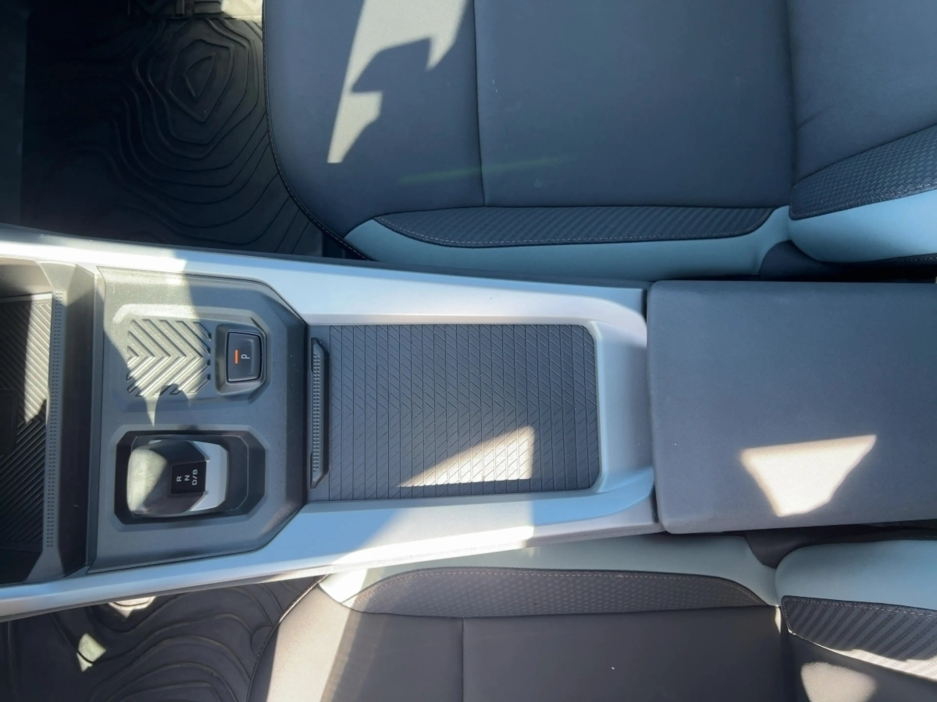 Dacia Bigster 1.8 E-TECH Hybrid 155 Extreme — photo 14