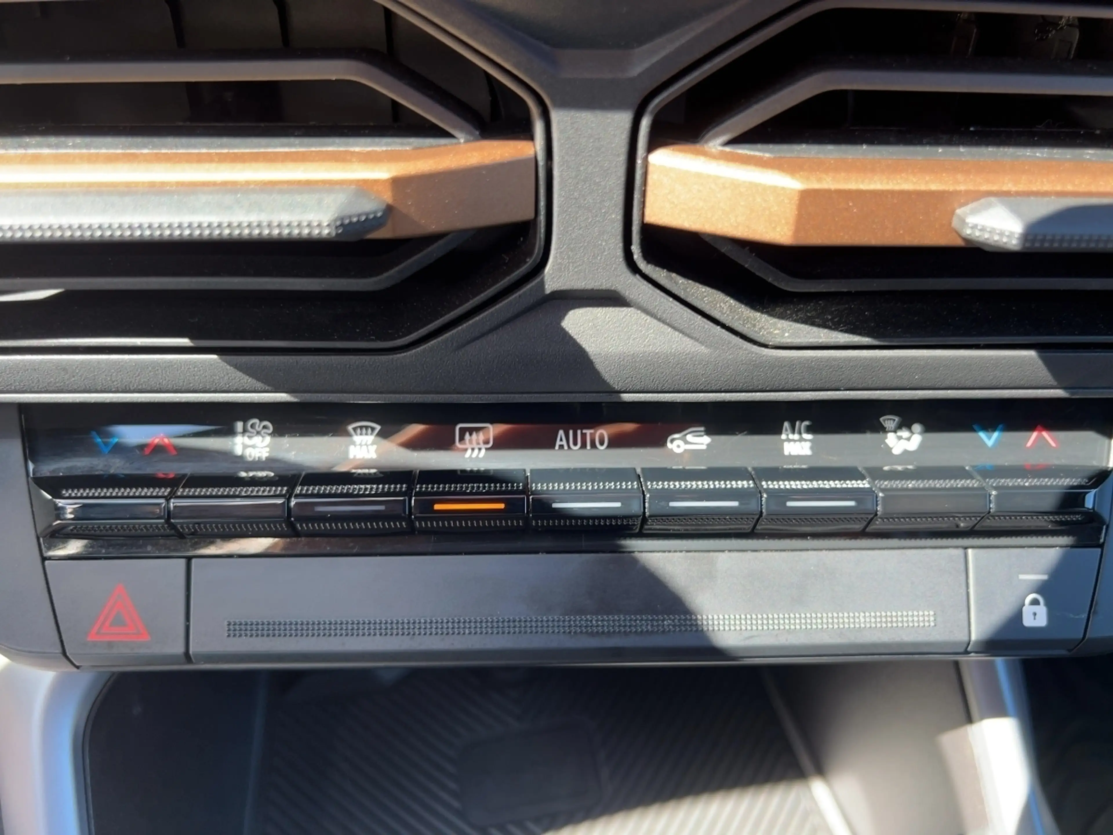 Dacia Bigster 1.8 E-TECH Hybrid 155 Extreme — photo 13