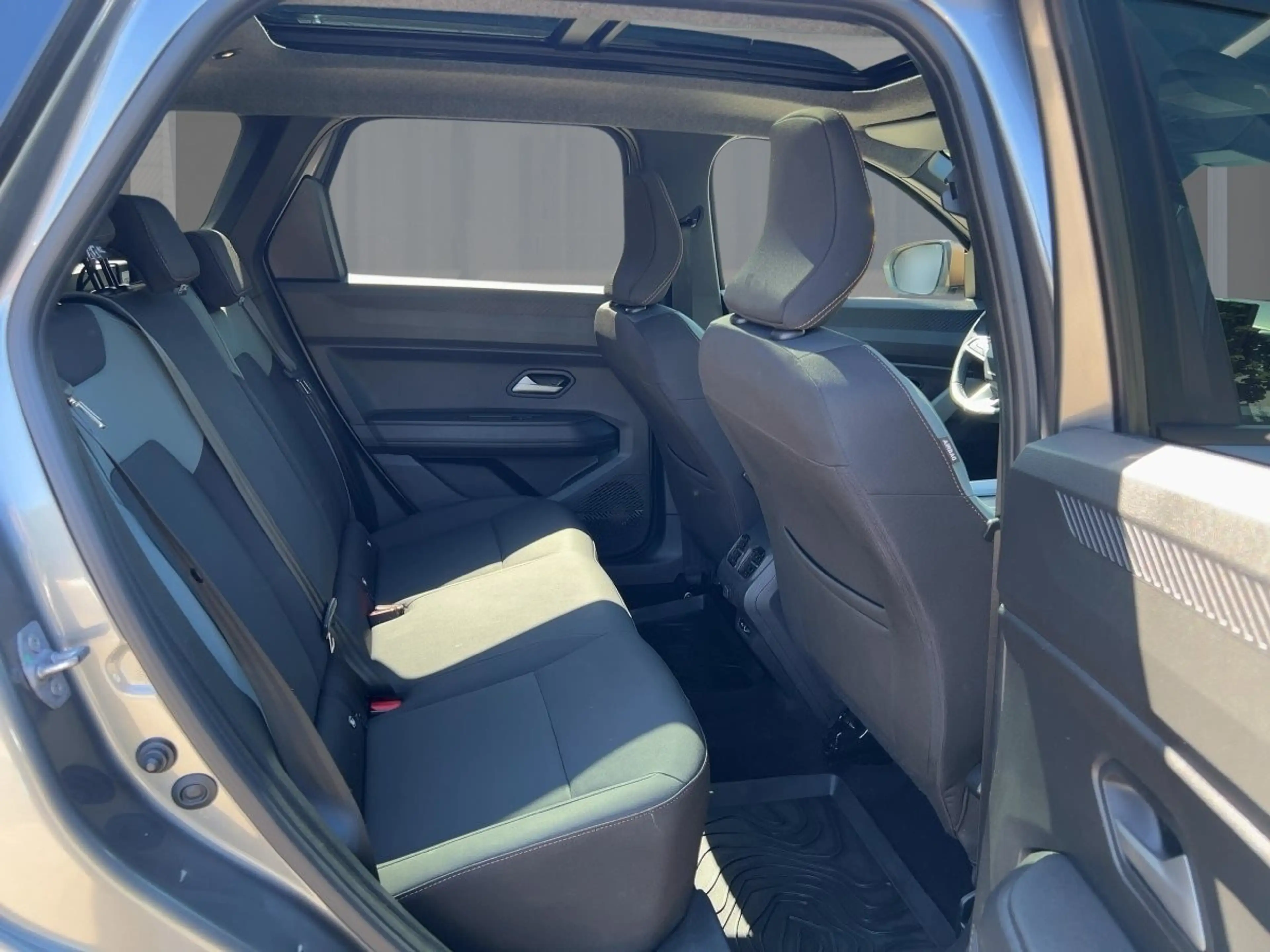 Dacia Bigster 1.8 E-TECH Hybrid 155 Extreme — photo 9