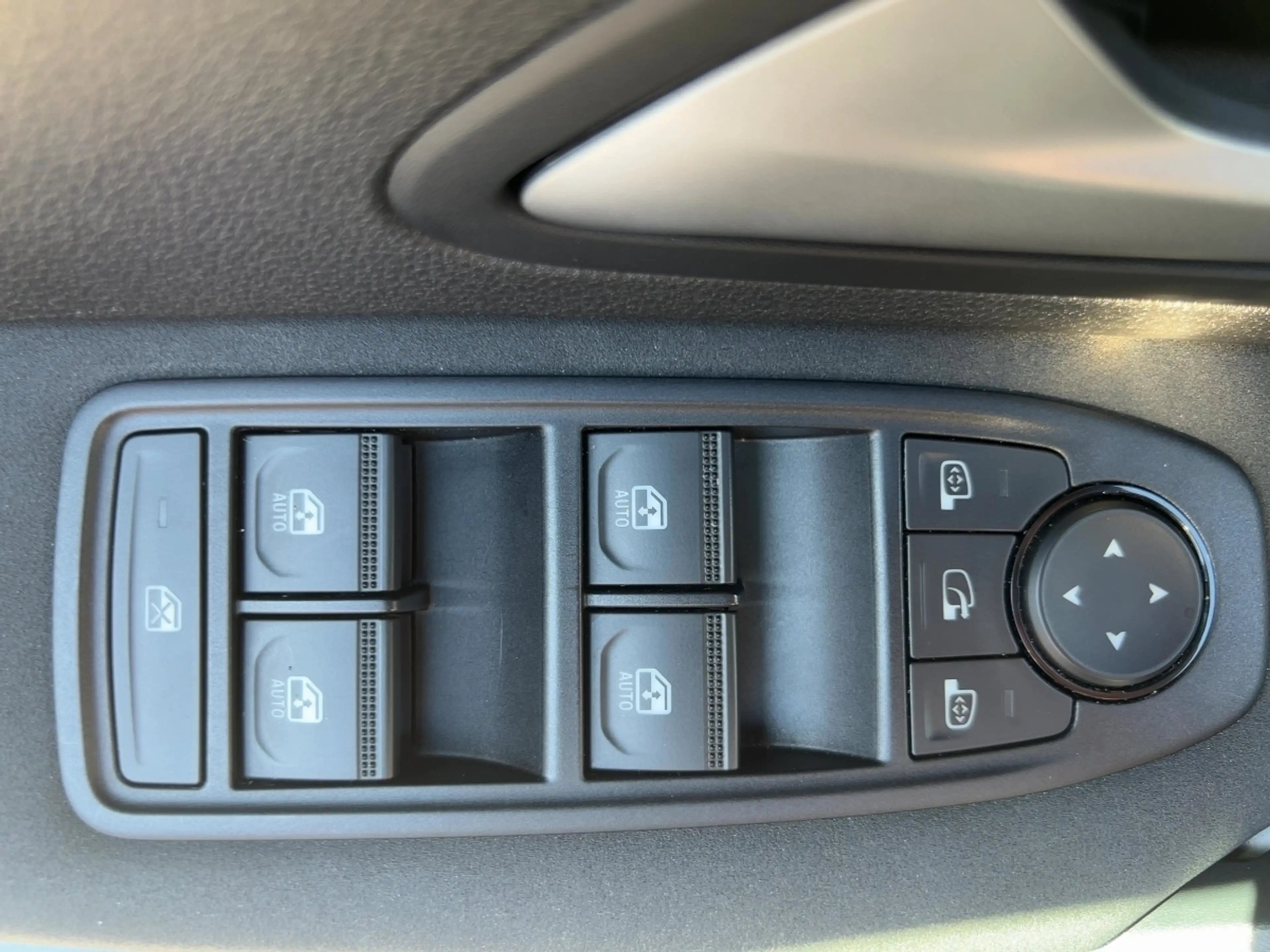 Dacia Bigster 1.8 E-TECH Hybrid 155 Extreme — photo 15
